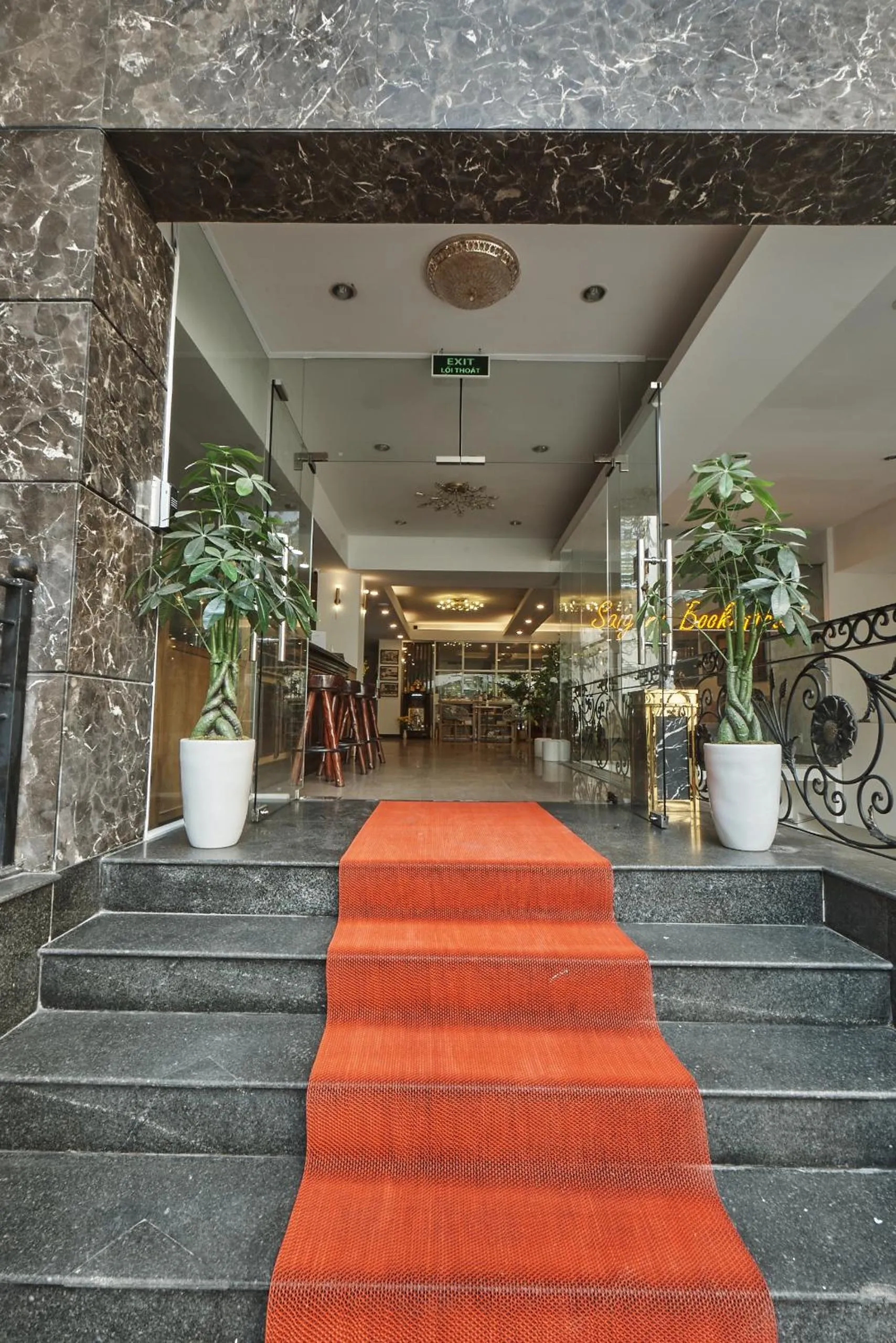 Property building in Sai Gon's Book Hotel - The Airport Front