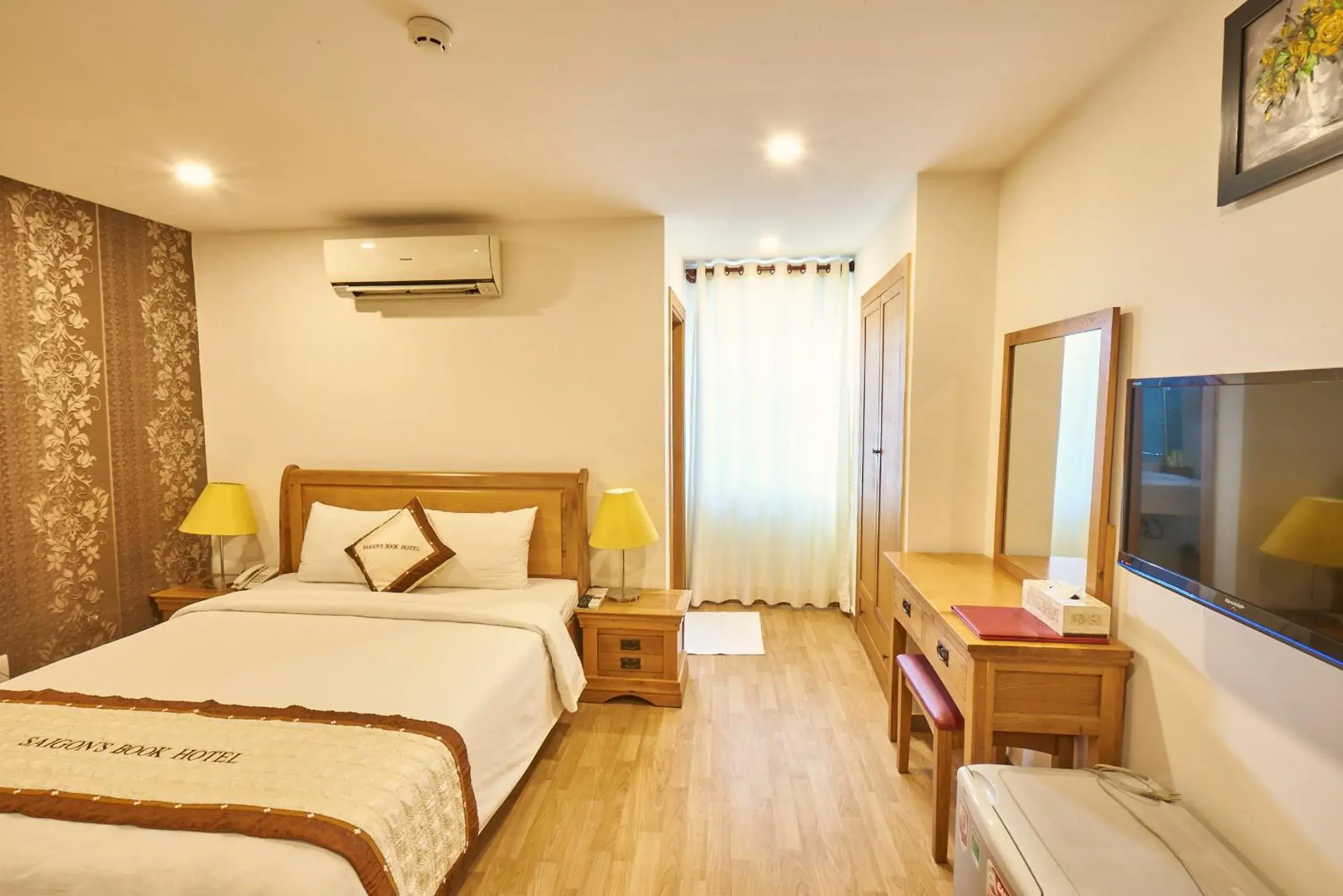 Standard Suite in Sai Gon's Book Hotel - The Airport Front Standard Suite in Sai Gon's Book Hotel - The Airport Front