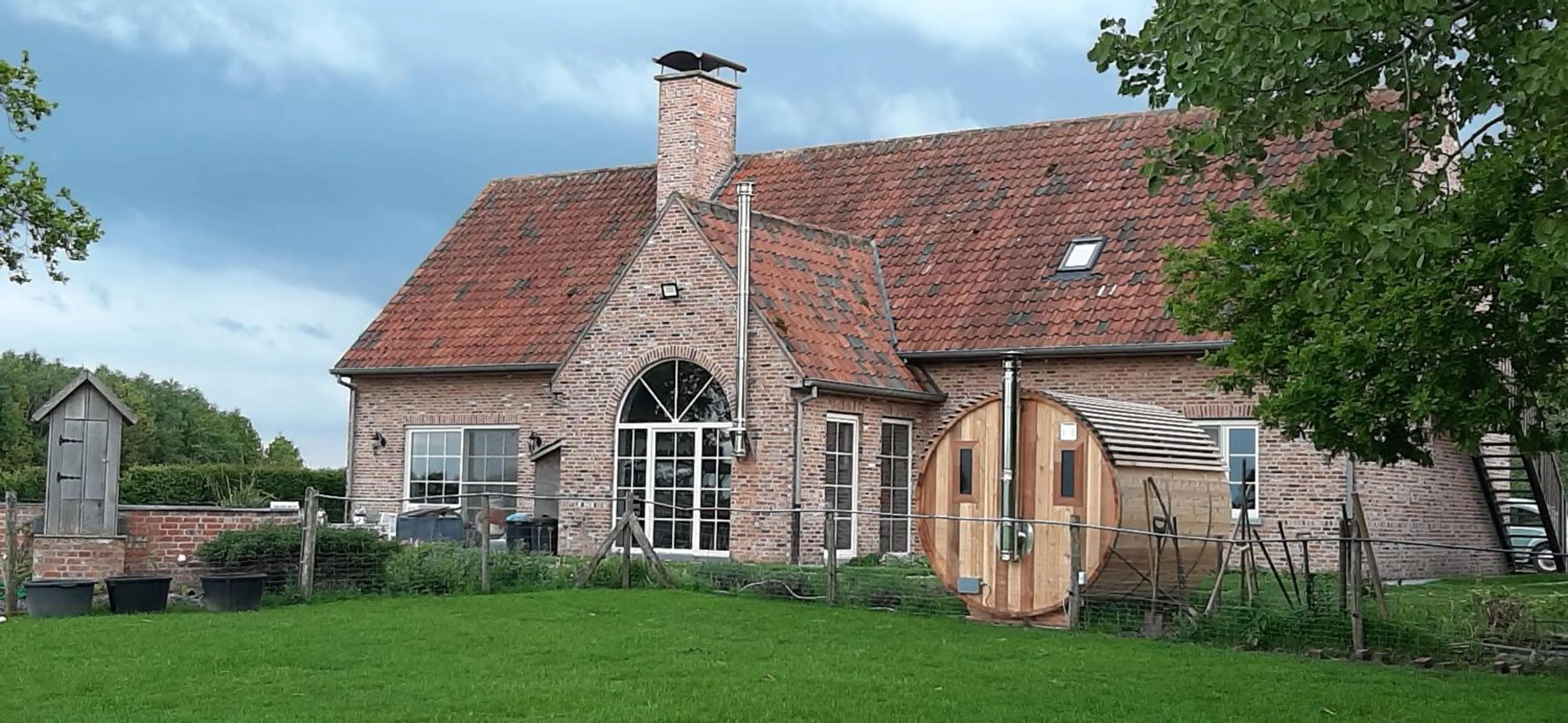 Property building in B & B Victors Hof, met zwemvijver en leuke diertjes
