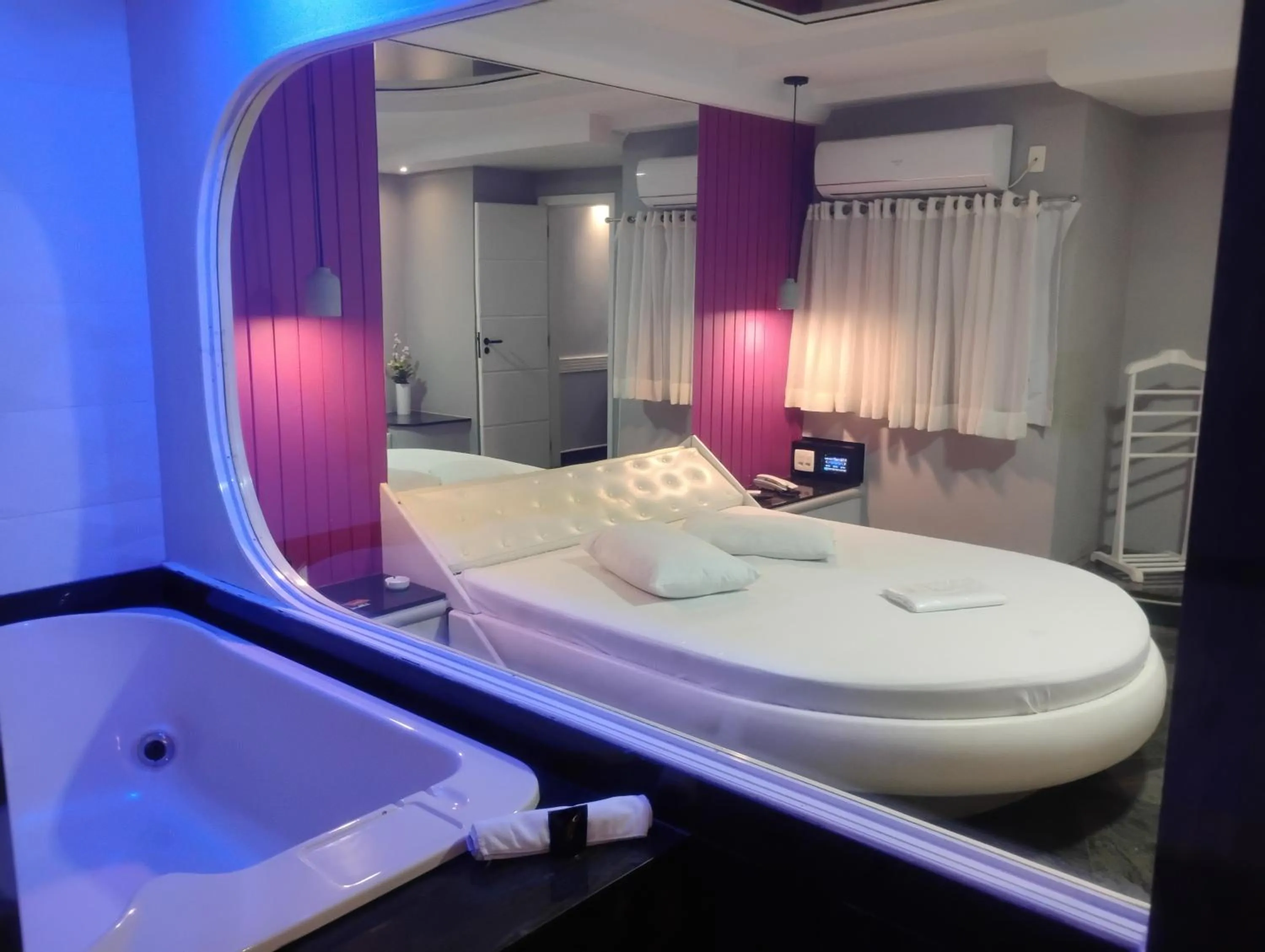 BAMBINA HOTEL -Adultos Somente