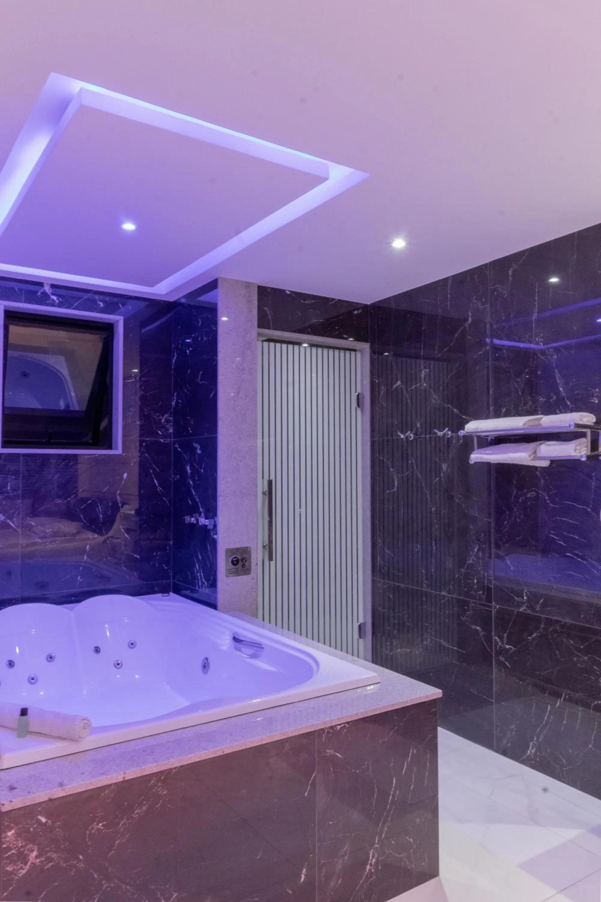 BAMBINA HOTEL -Adultos Somente