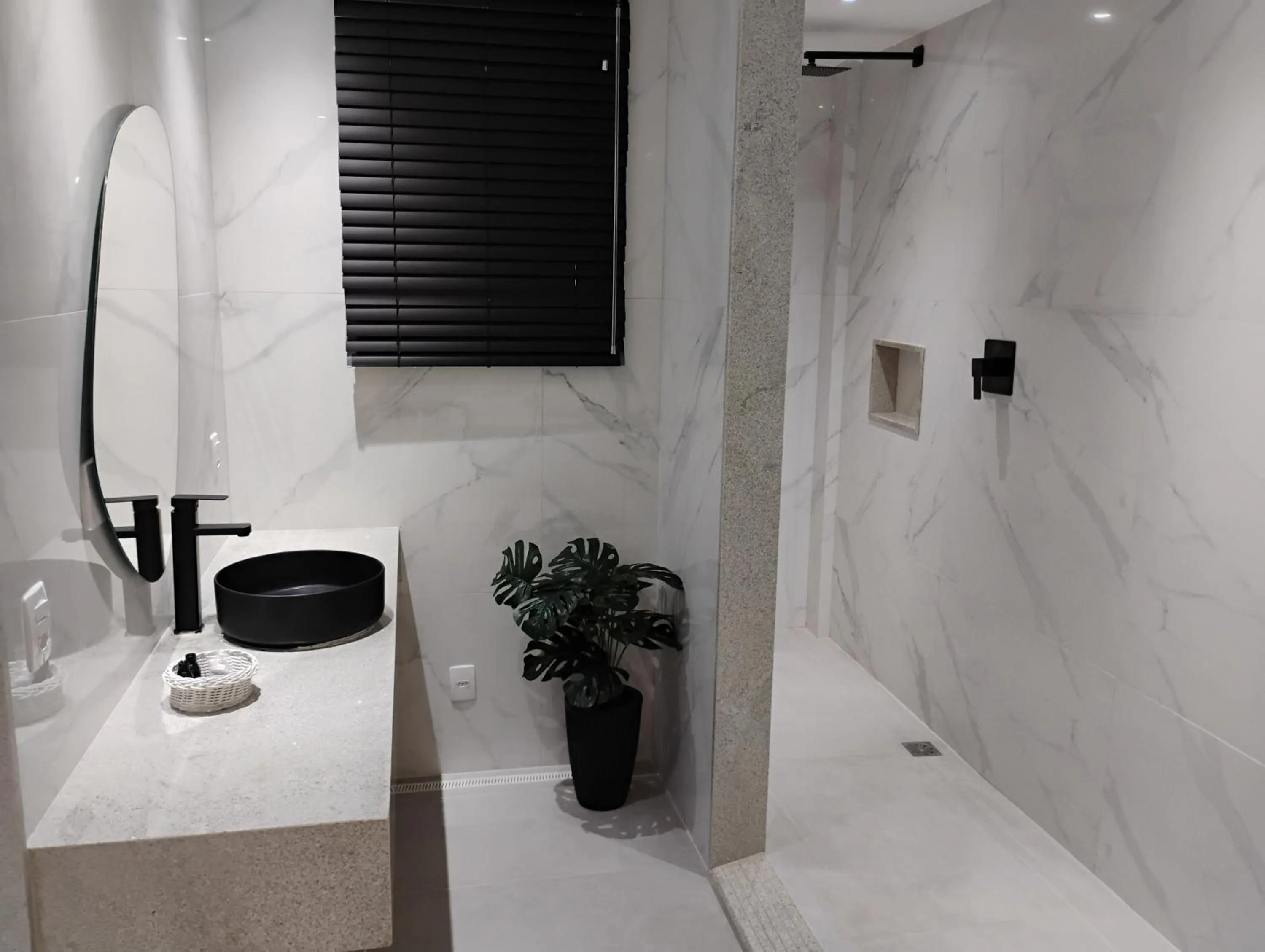 BAMBINA HOTEL -Adultos Somente