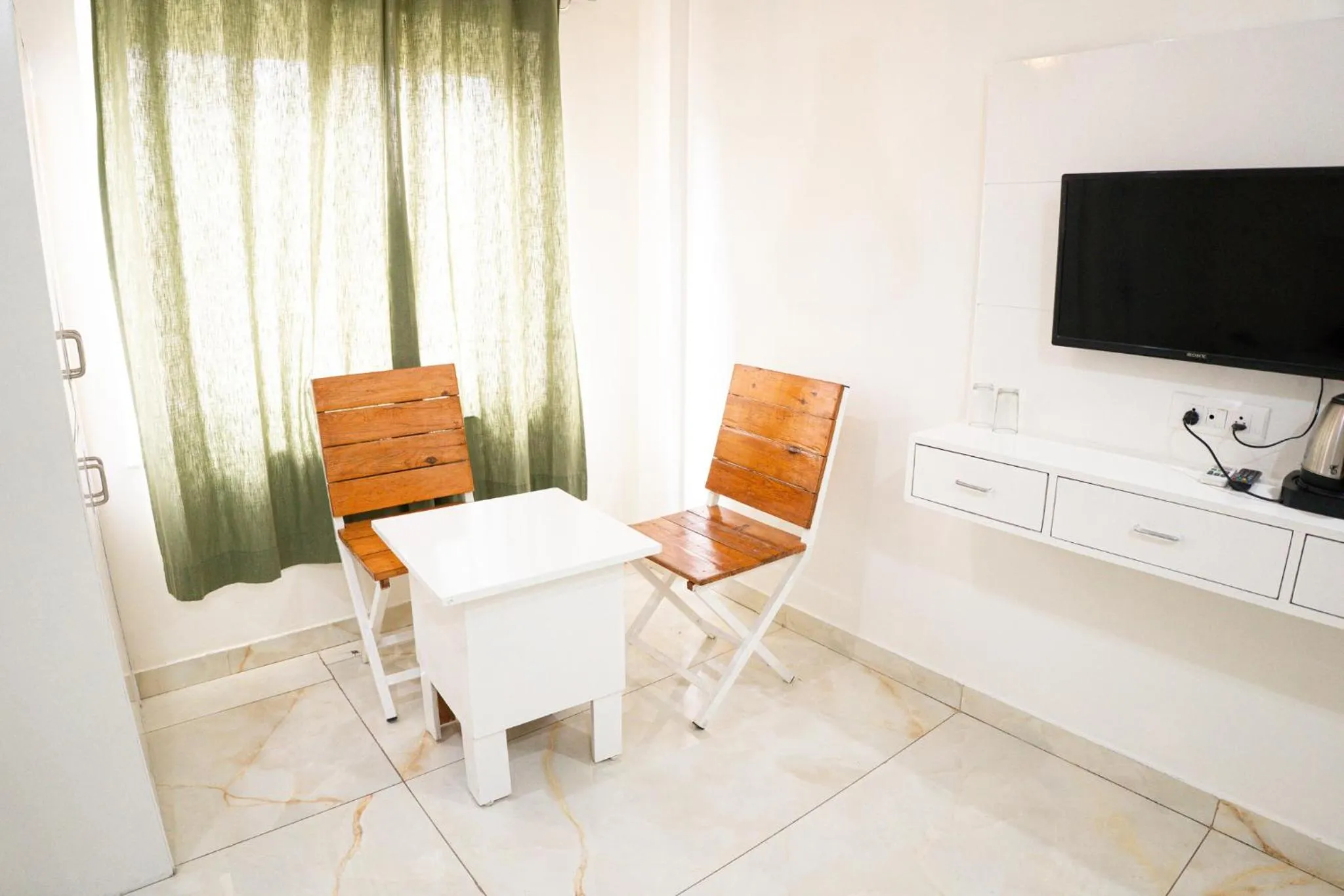 Dining area in Trippme Rishikesh - Boutique Hostel, Tapovan