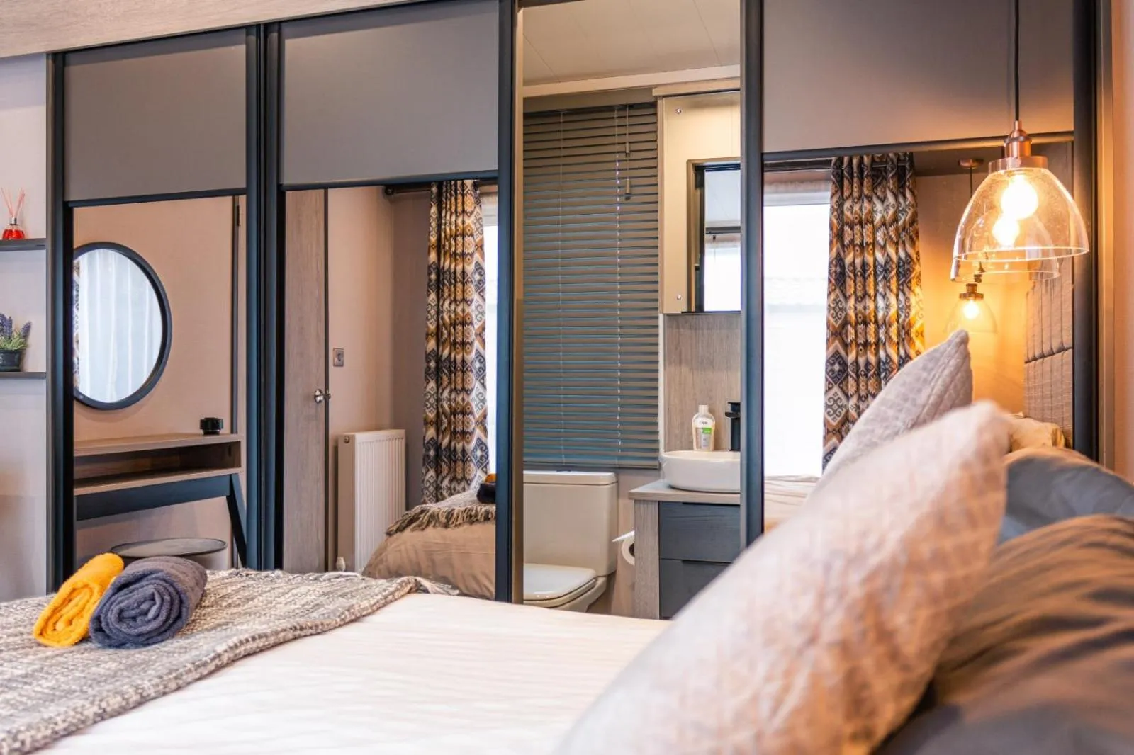 Bed in JJs Lodge Lakewood