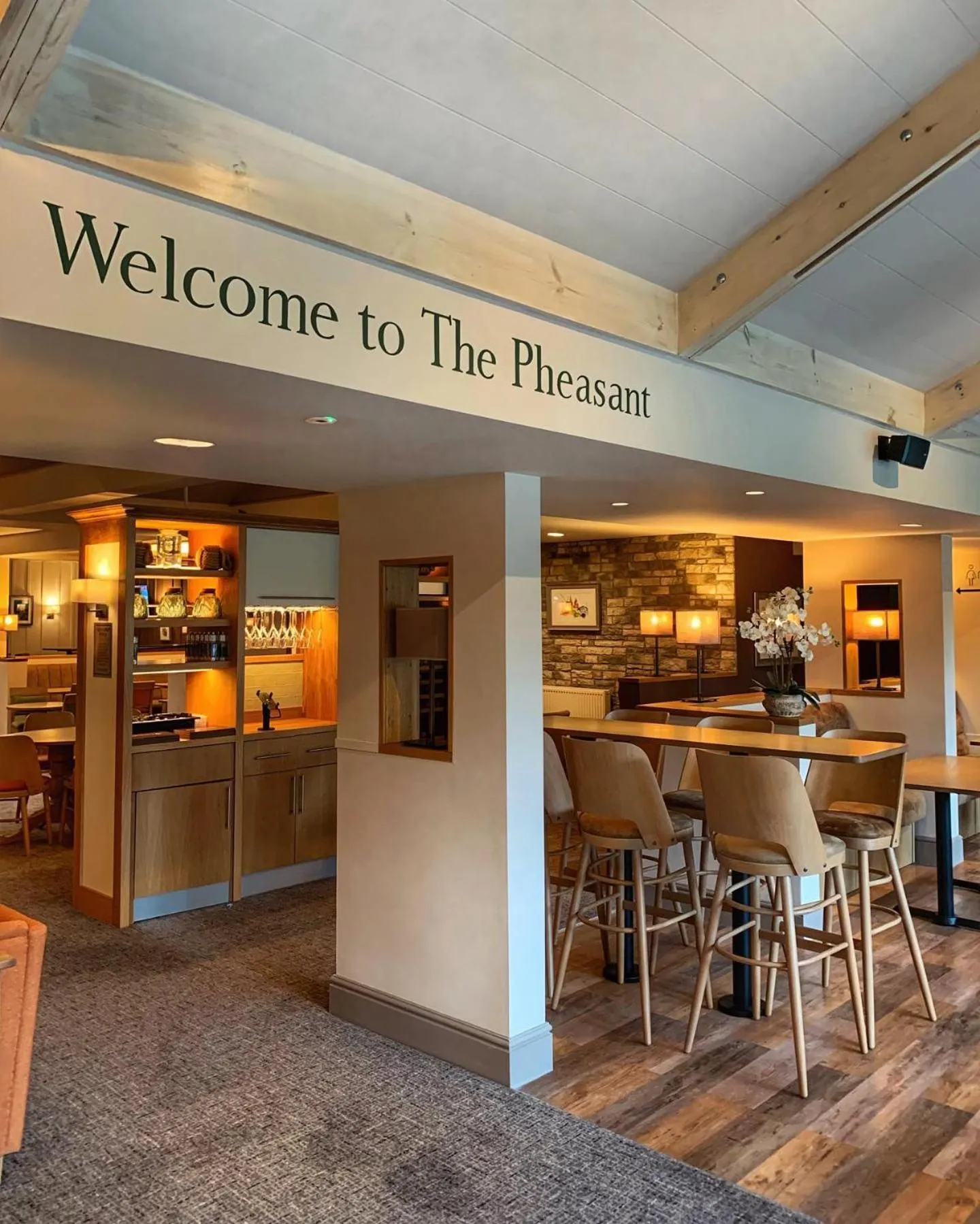 Lounge or bar in JJs Lodge Lakewood