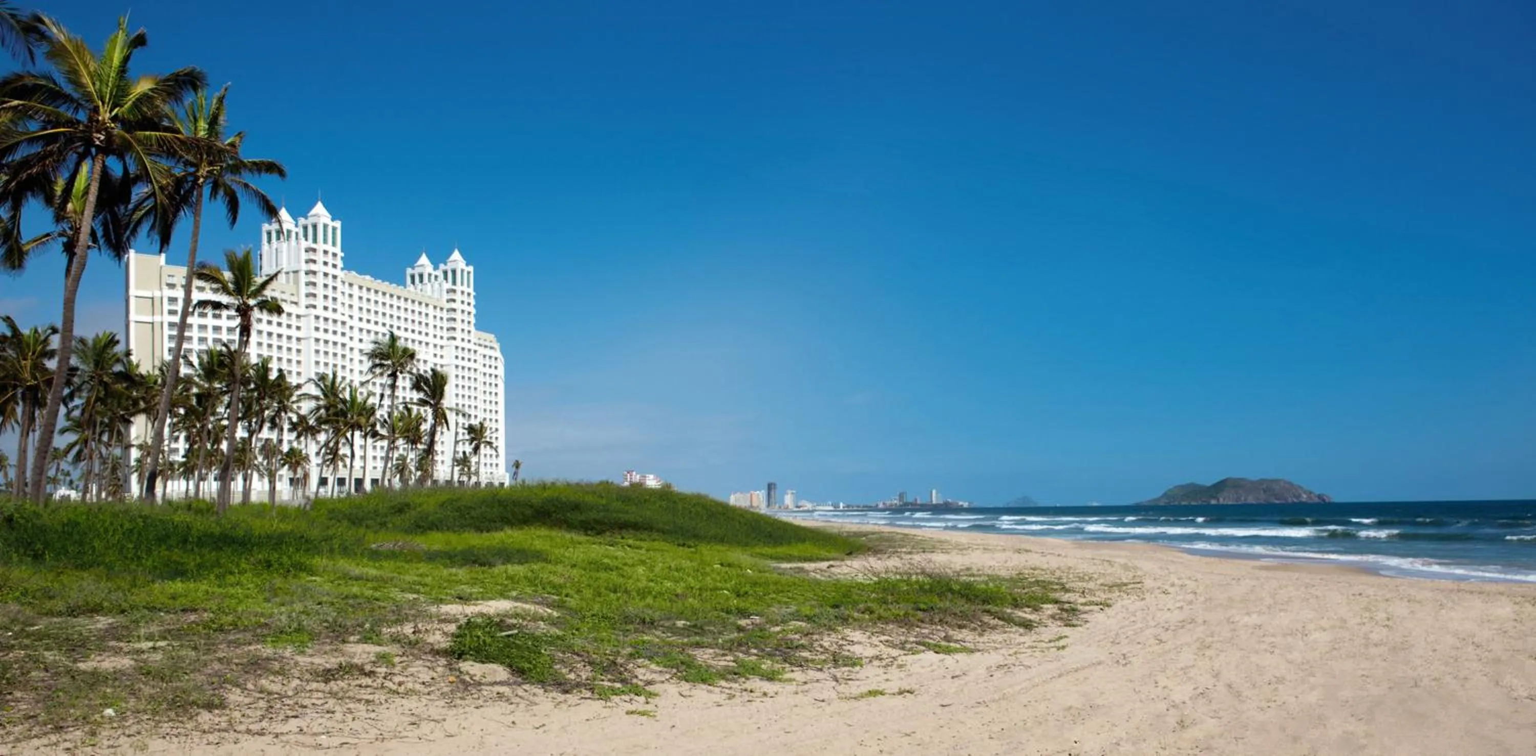 Beach in Riu Emerald Bay - All Inclusive