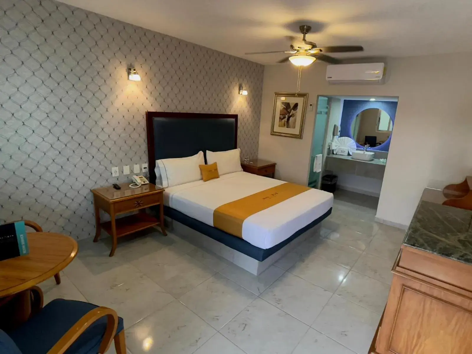 Superior King Room in Hotel Maioris Bellavista Superior King Room in Hotel Maioris Bellavista