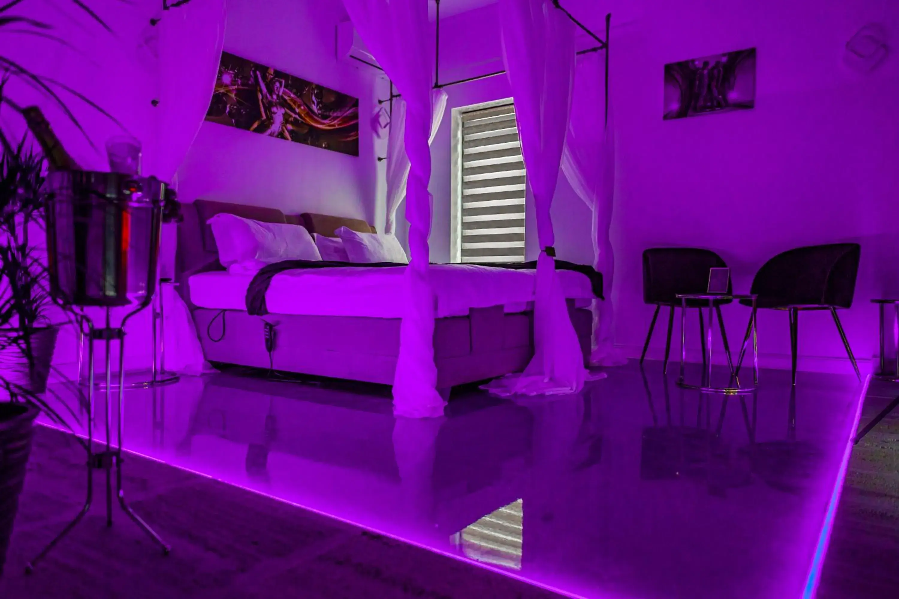 Deluxe Suite with Spa Bath - single occupancy in Puzzle Apartaments&Studios Deluxe Suite with Spa Bath - single occupancy in Puzzle Apartaments&Studios