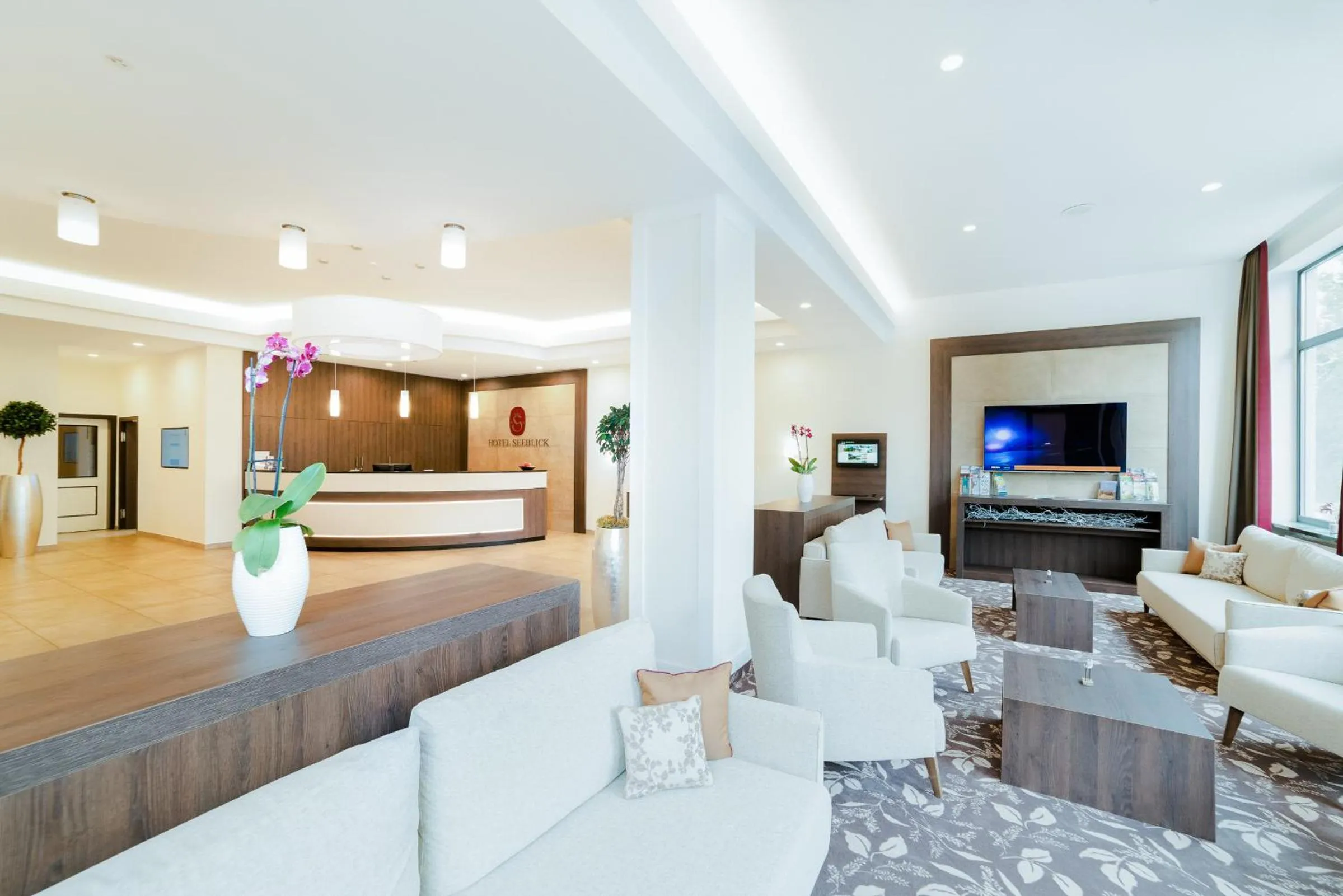 Communal lounge/ TV room in Hotel Seeblick