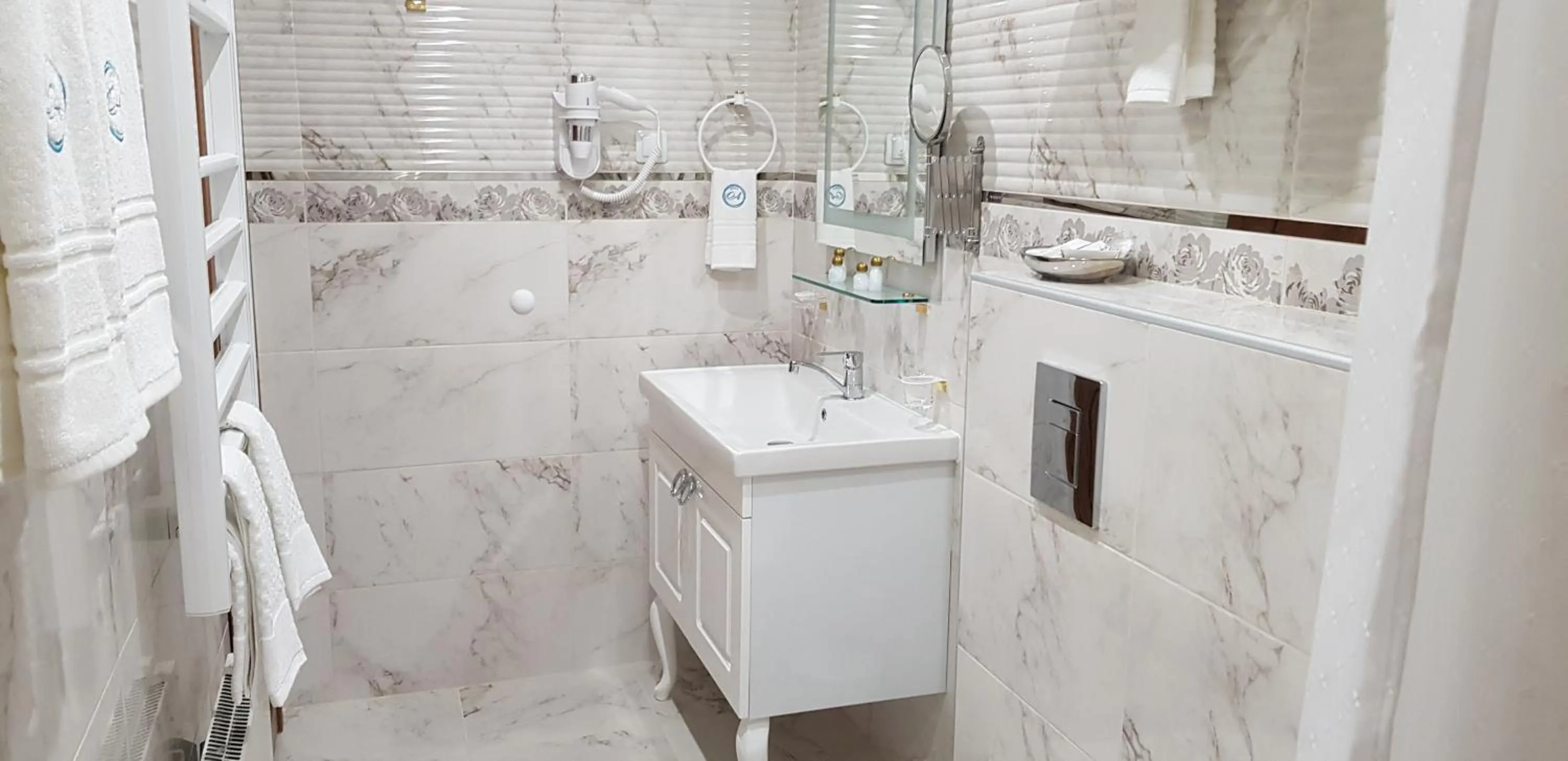 Bathroom in Aparthotel Olympus Plaza - SPA & Indoor Pool