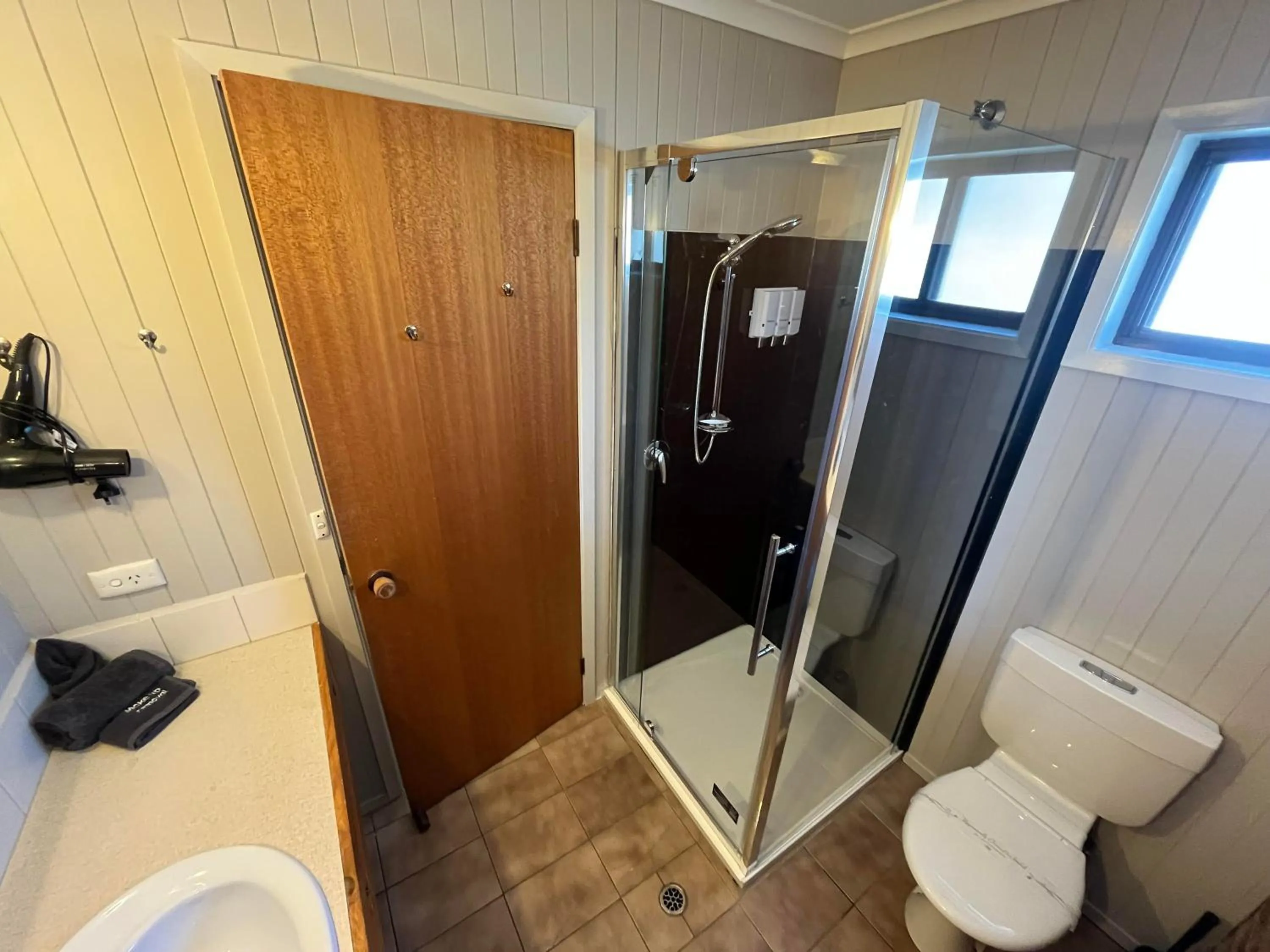 Shower in Barham Riverland Motel