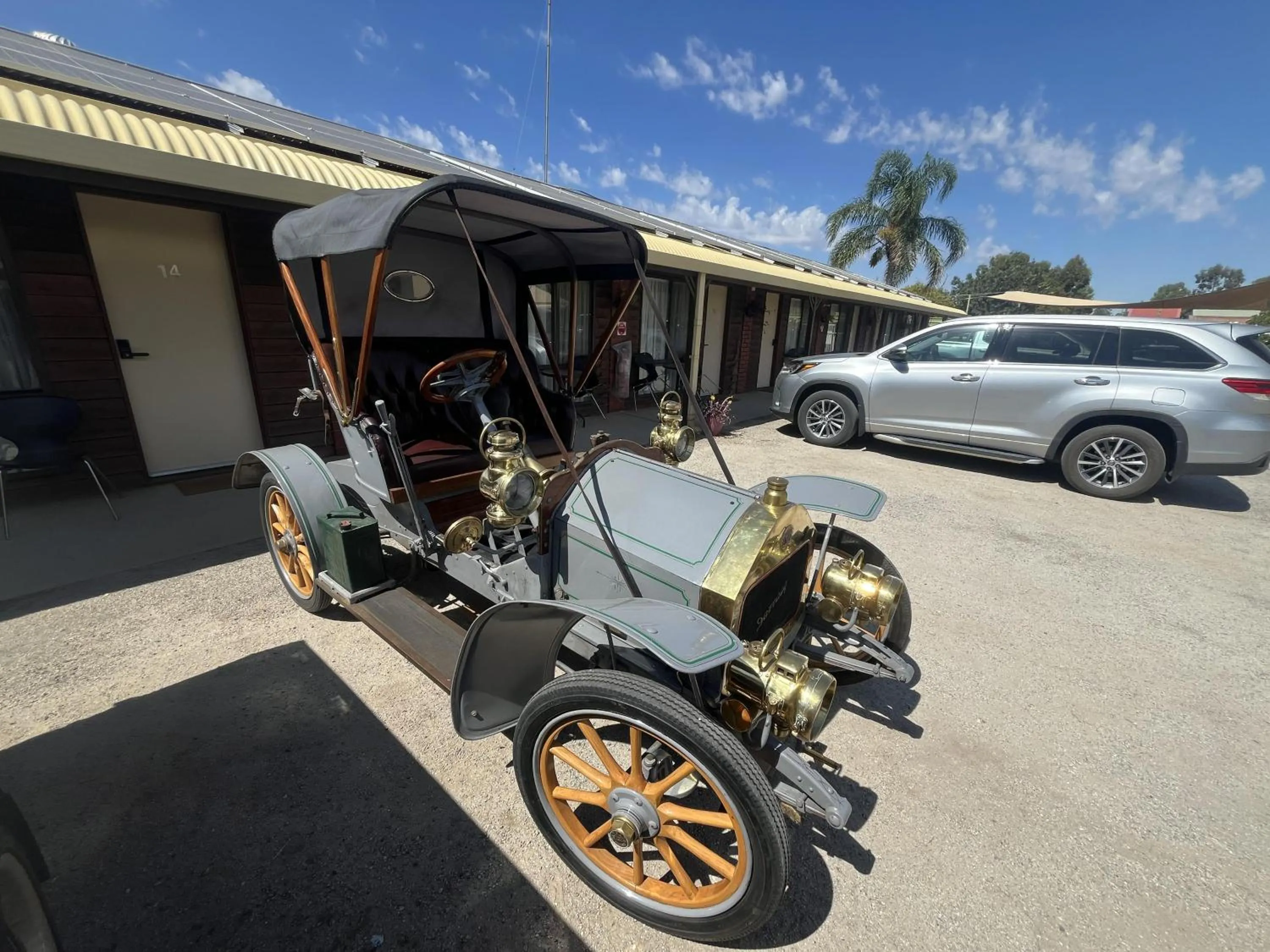 Inner courtyard view in Barham Riverland Motel
