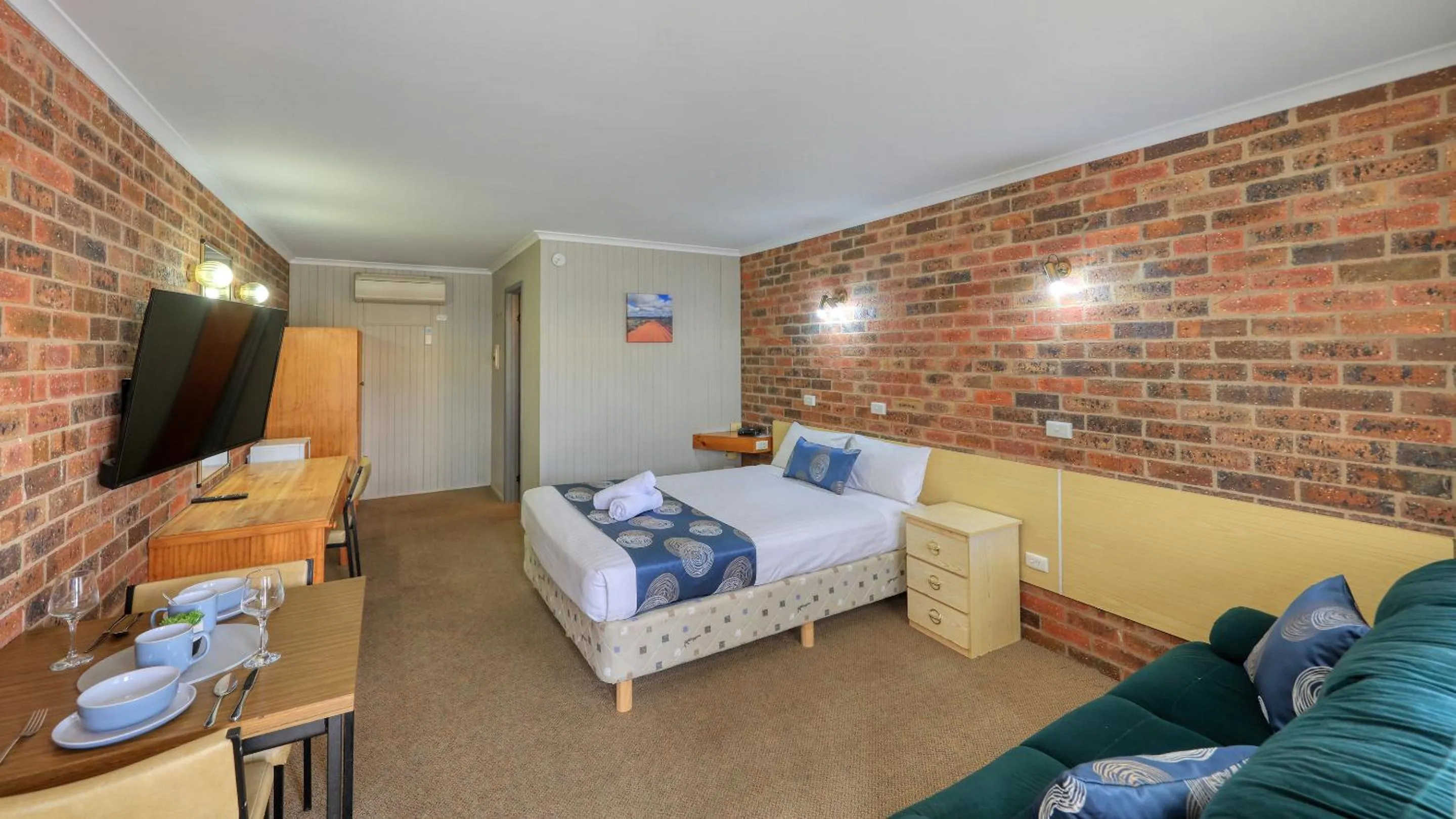 Photo of the whole room, Bed in Barham Riverland Motel
