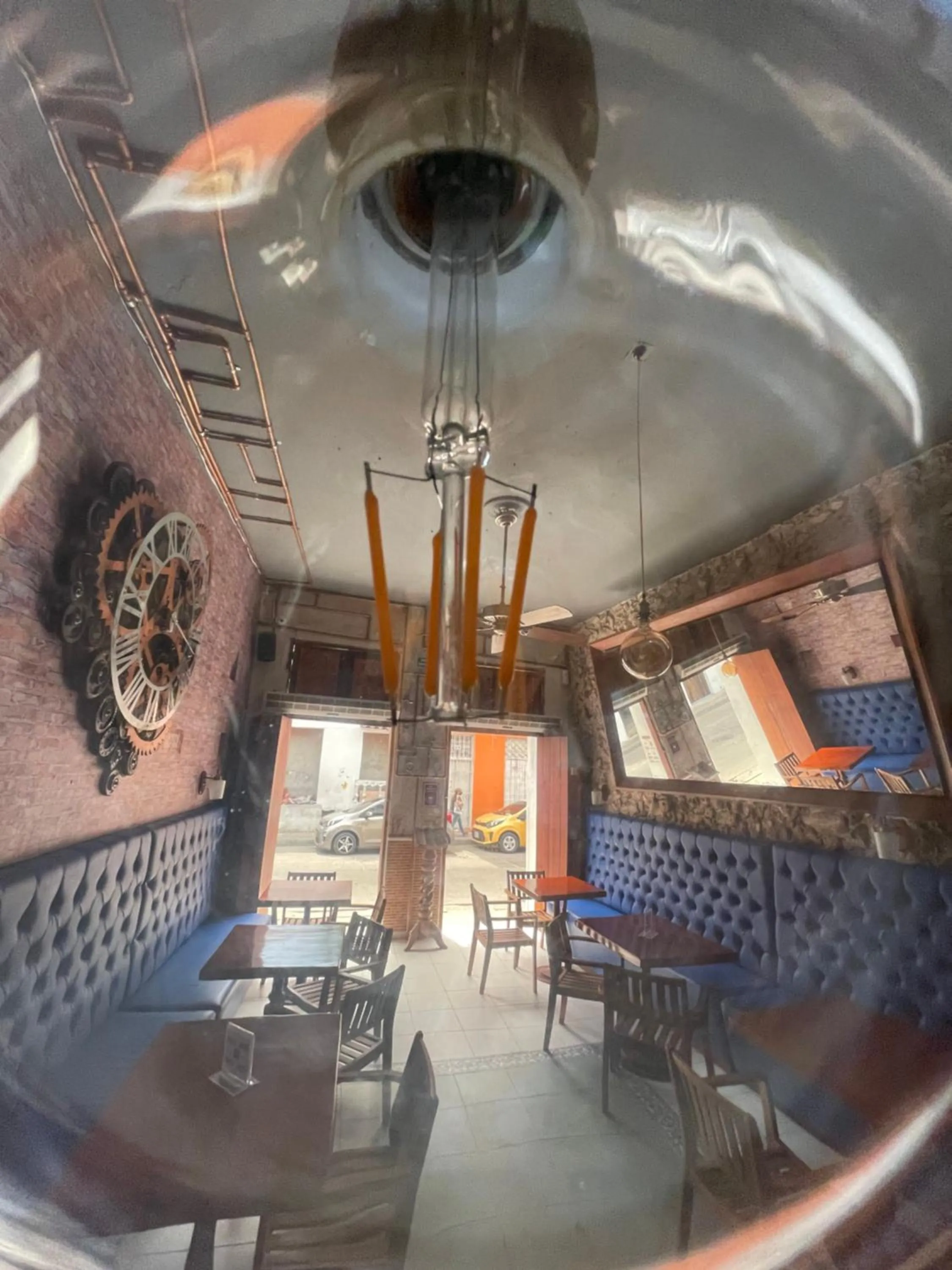 Restaurant/places to eat in Hotel Mangata