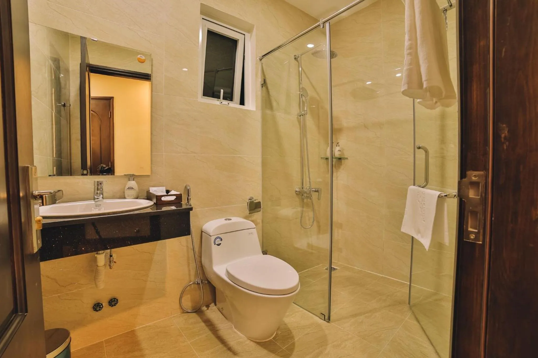 Bathroom in Dalat Paradise Hotel