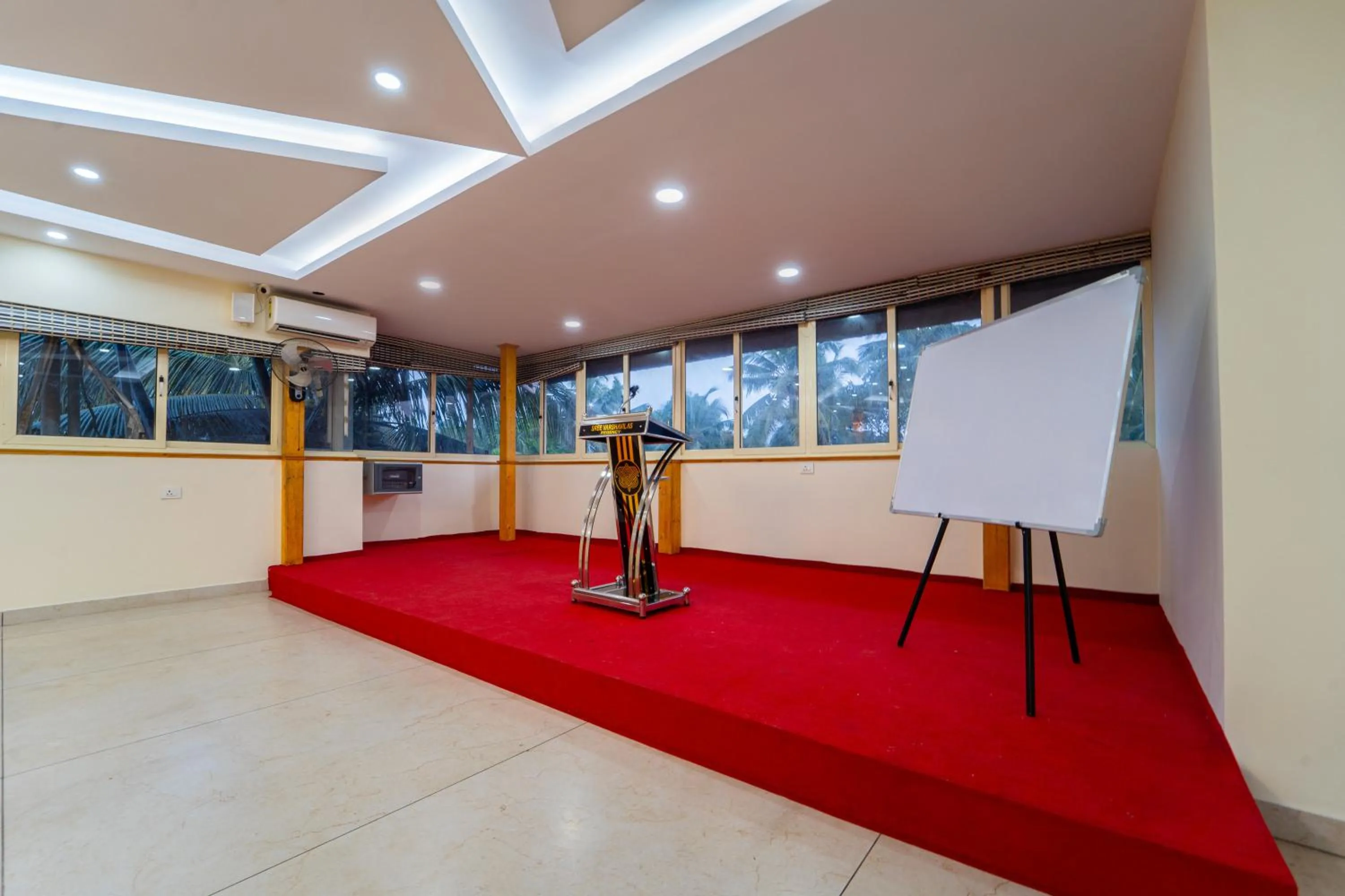 Banquet/Function facilities in Treebo Sree Varshavilas Regency, 2 Mins From Guruvayoor Temple
