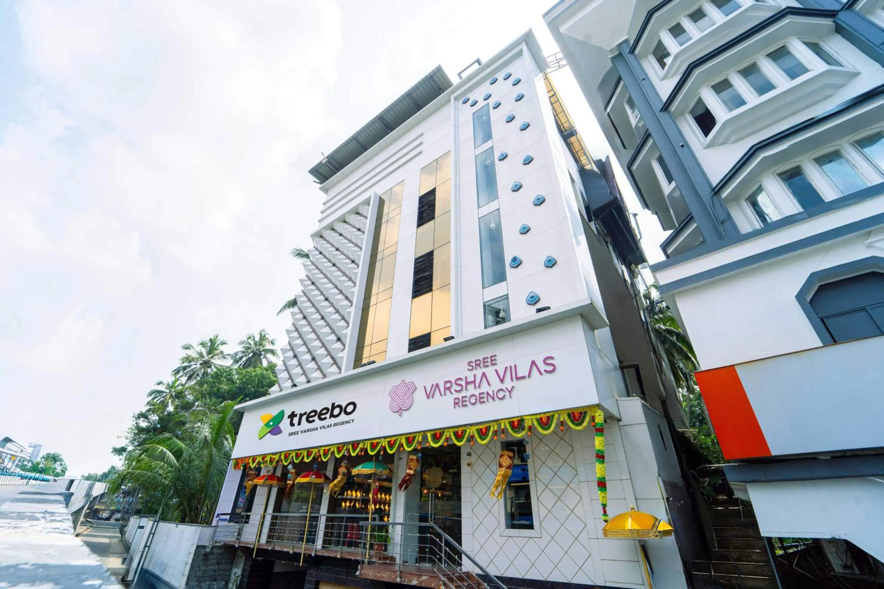 Property building in Treebo Sree Varshavilas Regency, 2 Mins From Guruvayoor Temple