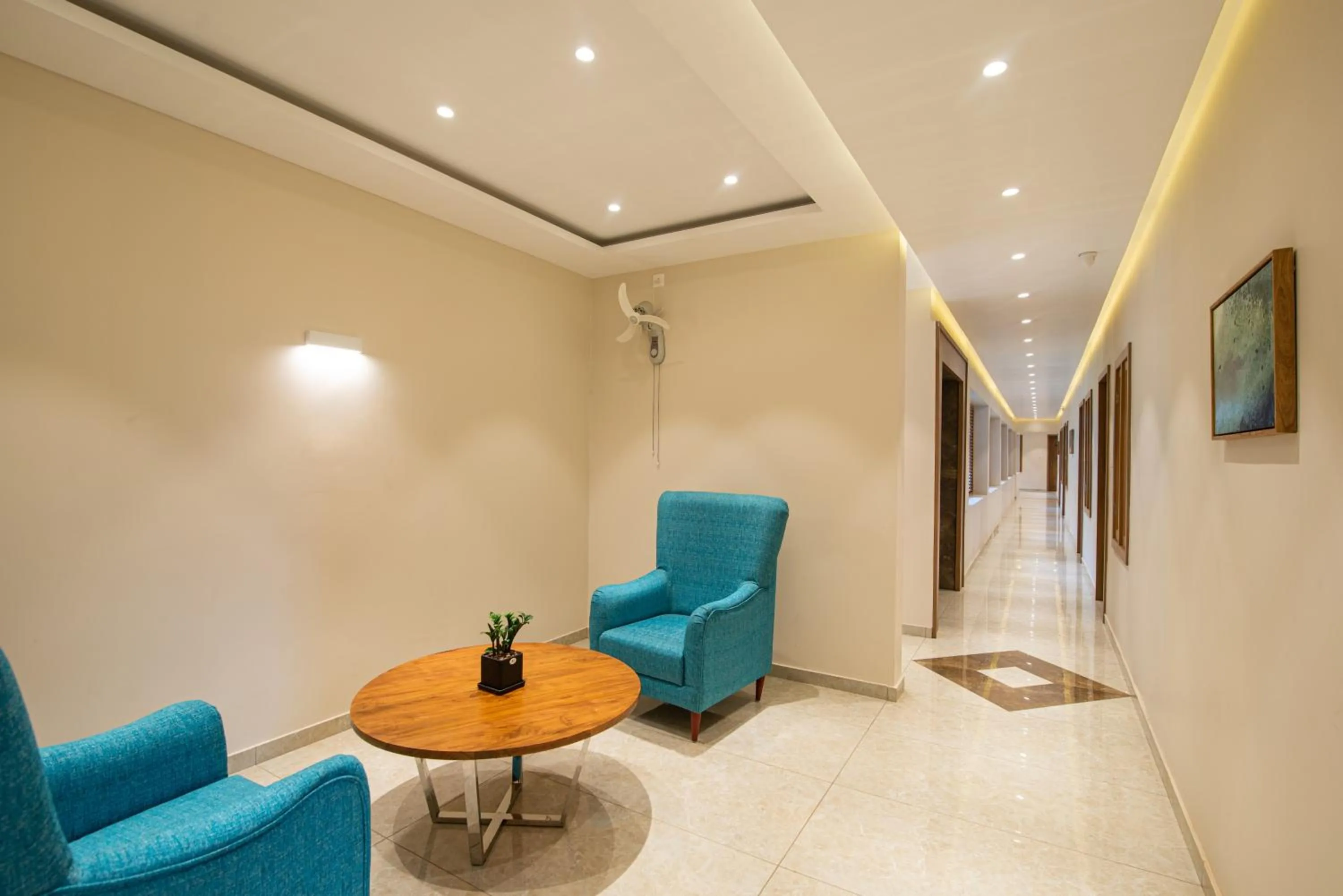 Communal lounge/ TV room in Time Square Boutique Hotel & Spa