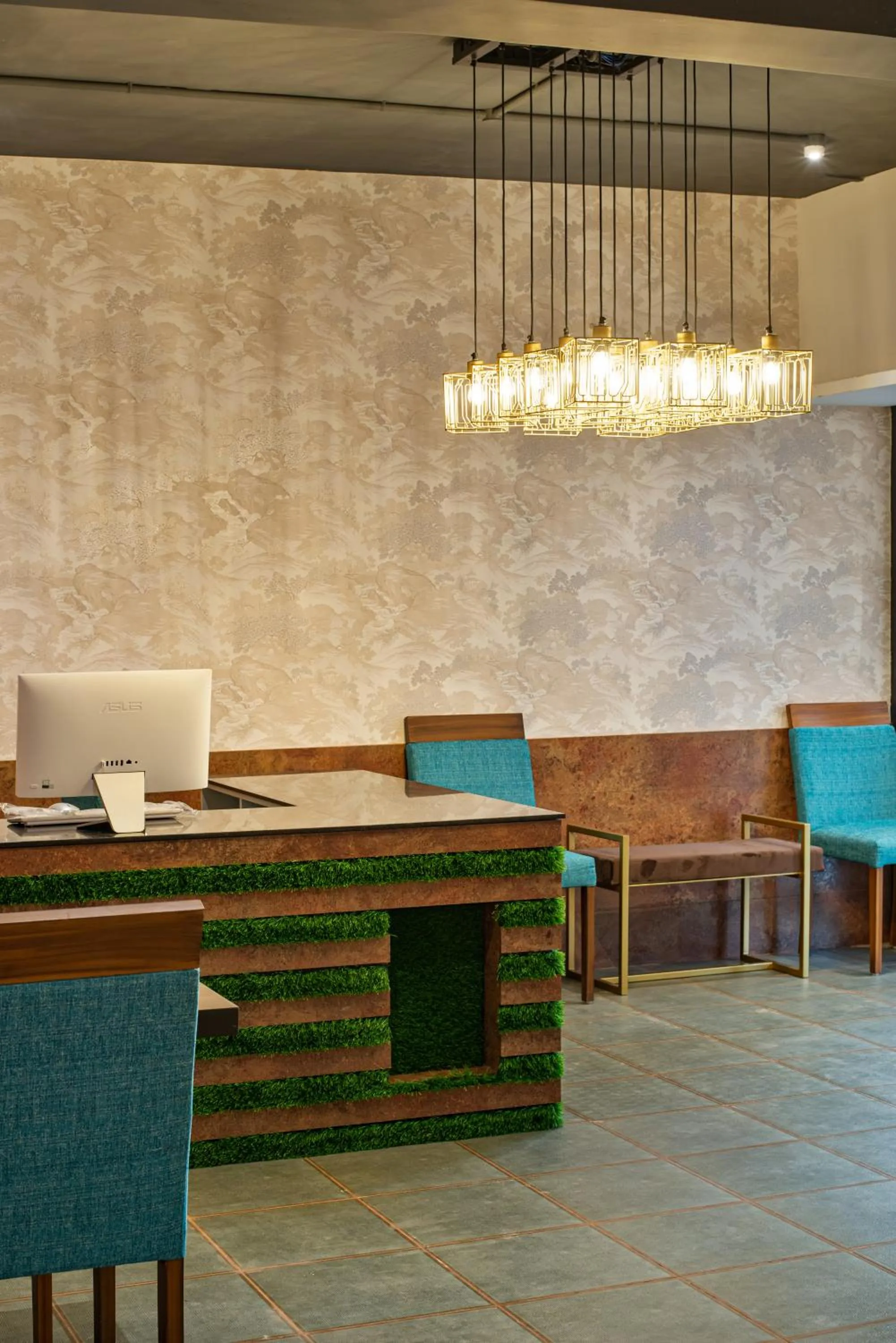 Restaurant/places to eat in Time Square Boutique Hotel & Spa