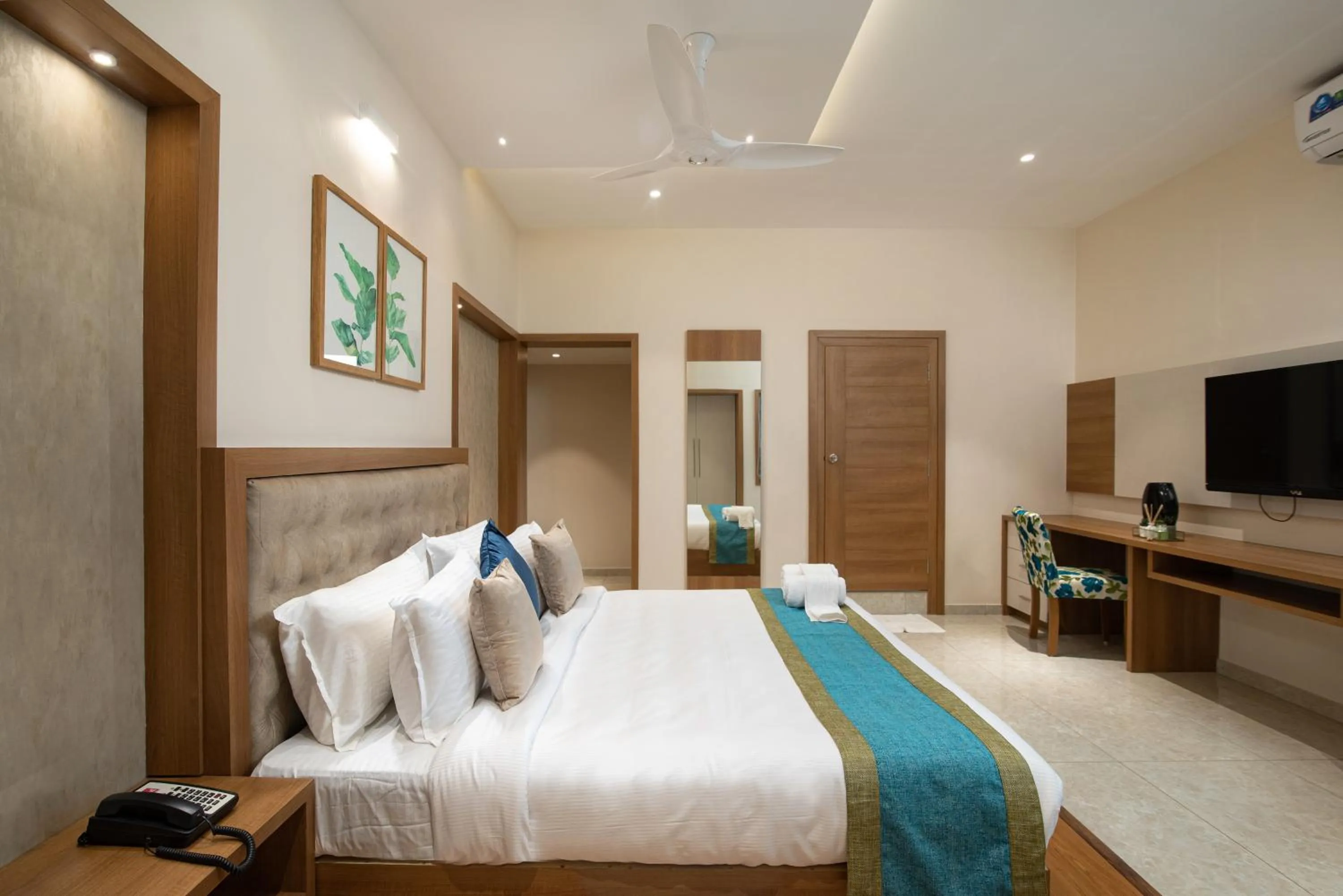 Photo of the whole room, Bed in Time Square Boutique Hotel & Spa