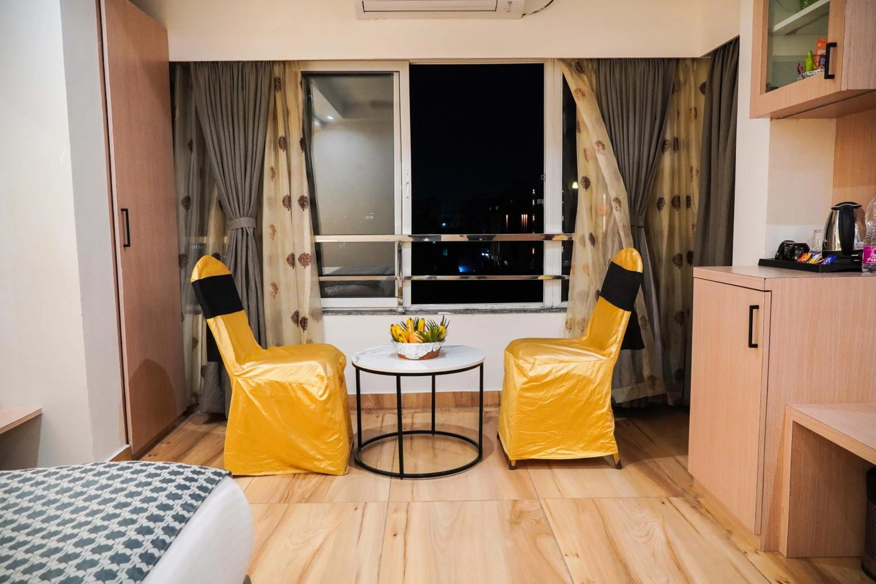 View (from property/room), Bed in Grand Resort