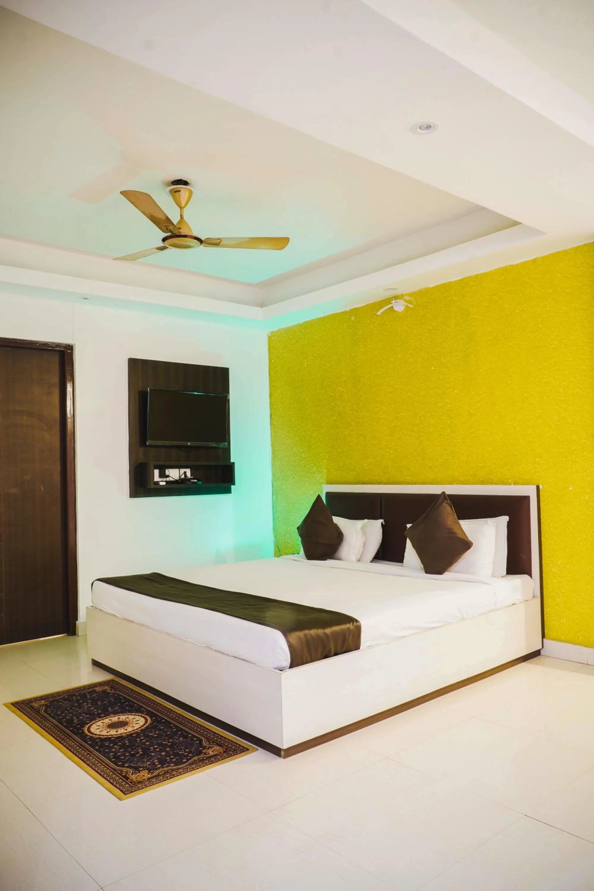 Bedroom, Bed in Grand Resort