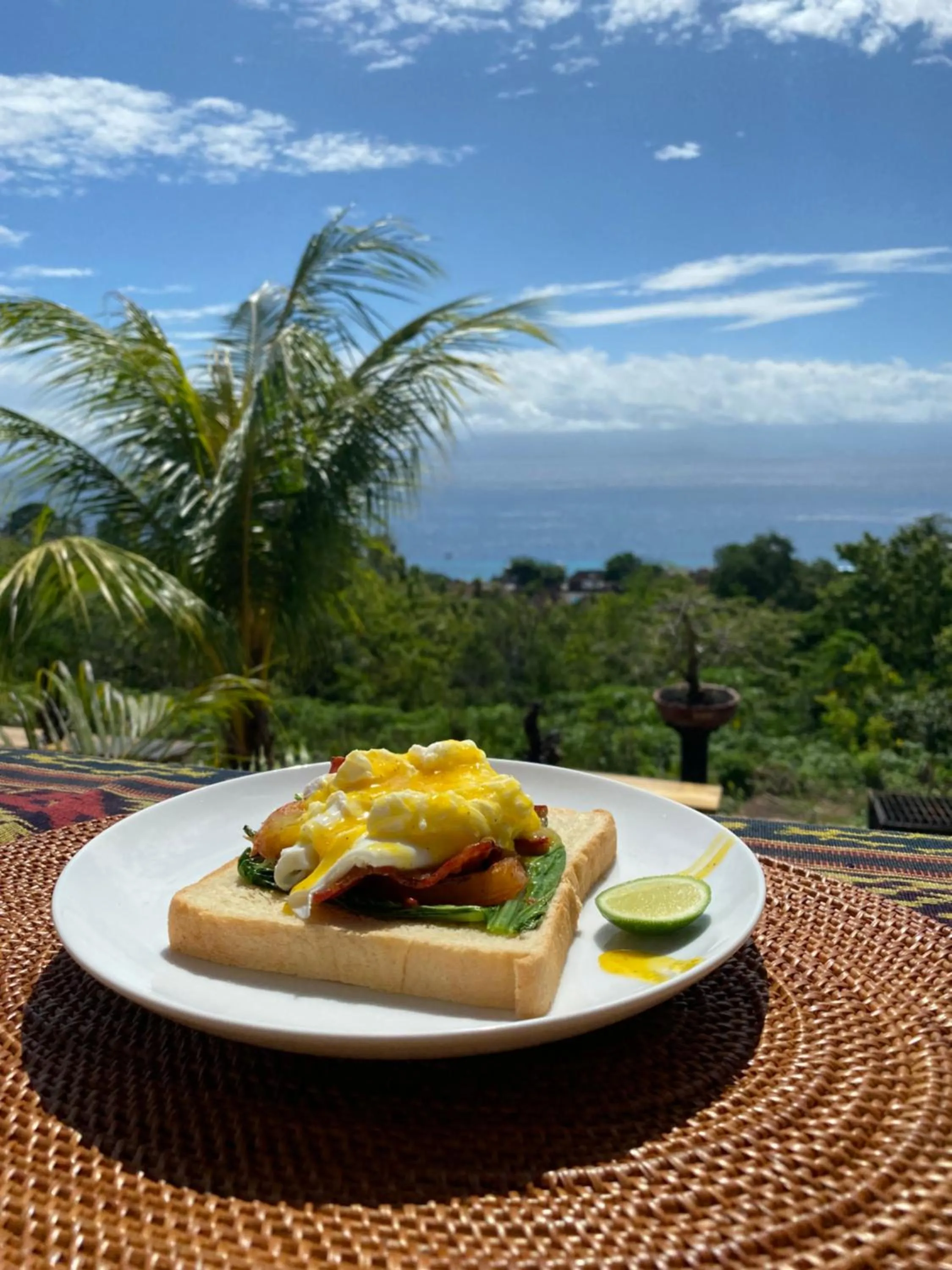 Food and drinks in Gara Gara Sea View