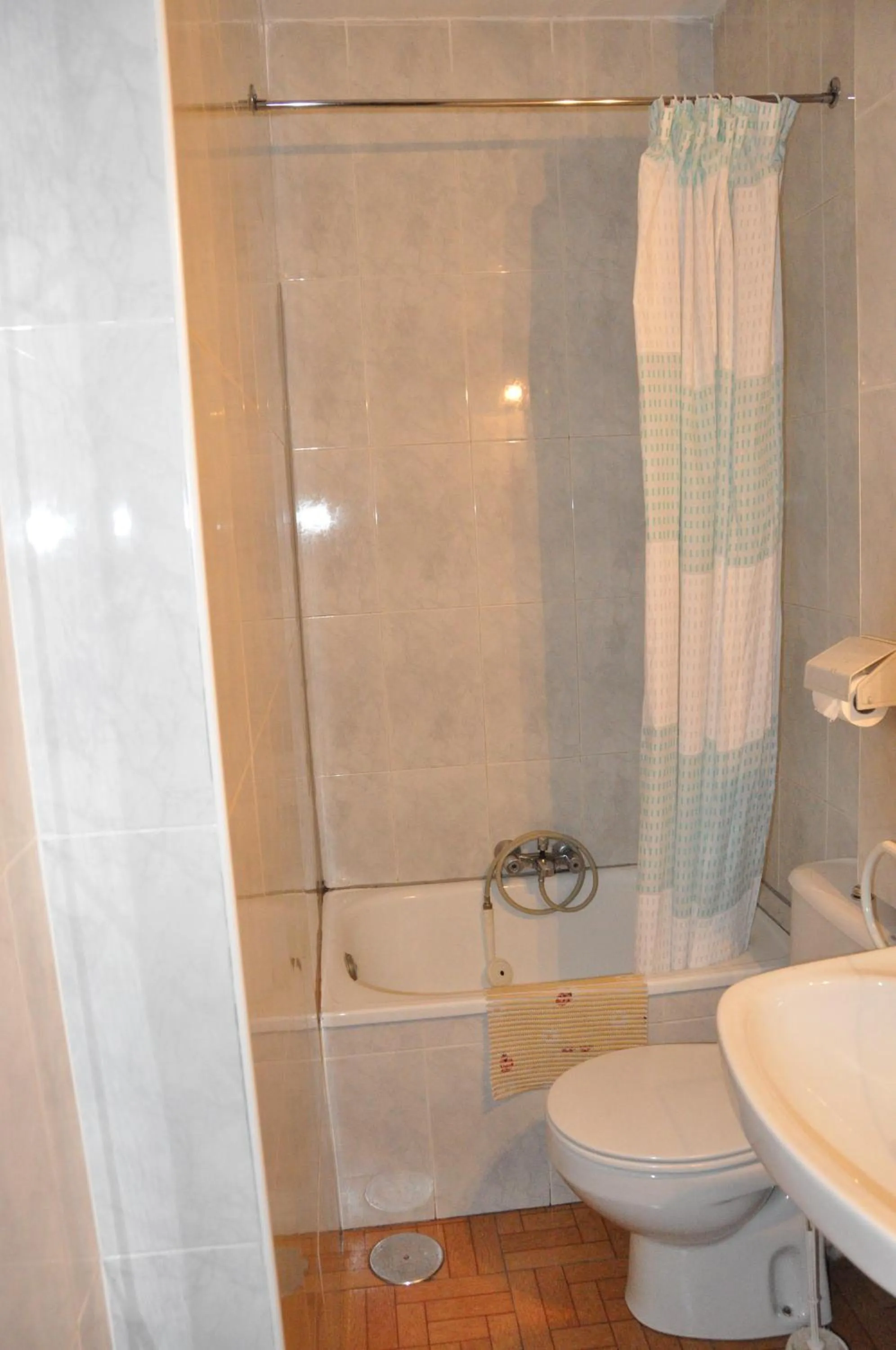 Bathroom in Hostal Los Arcos