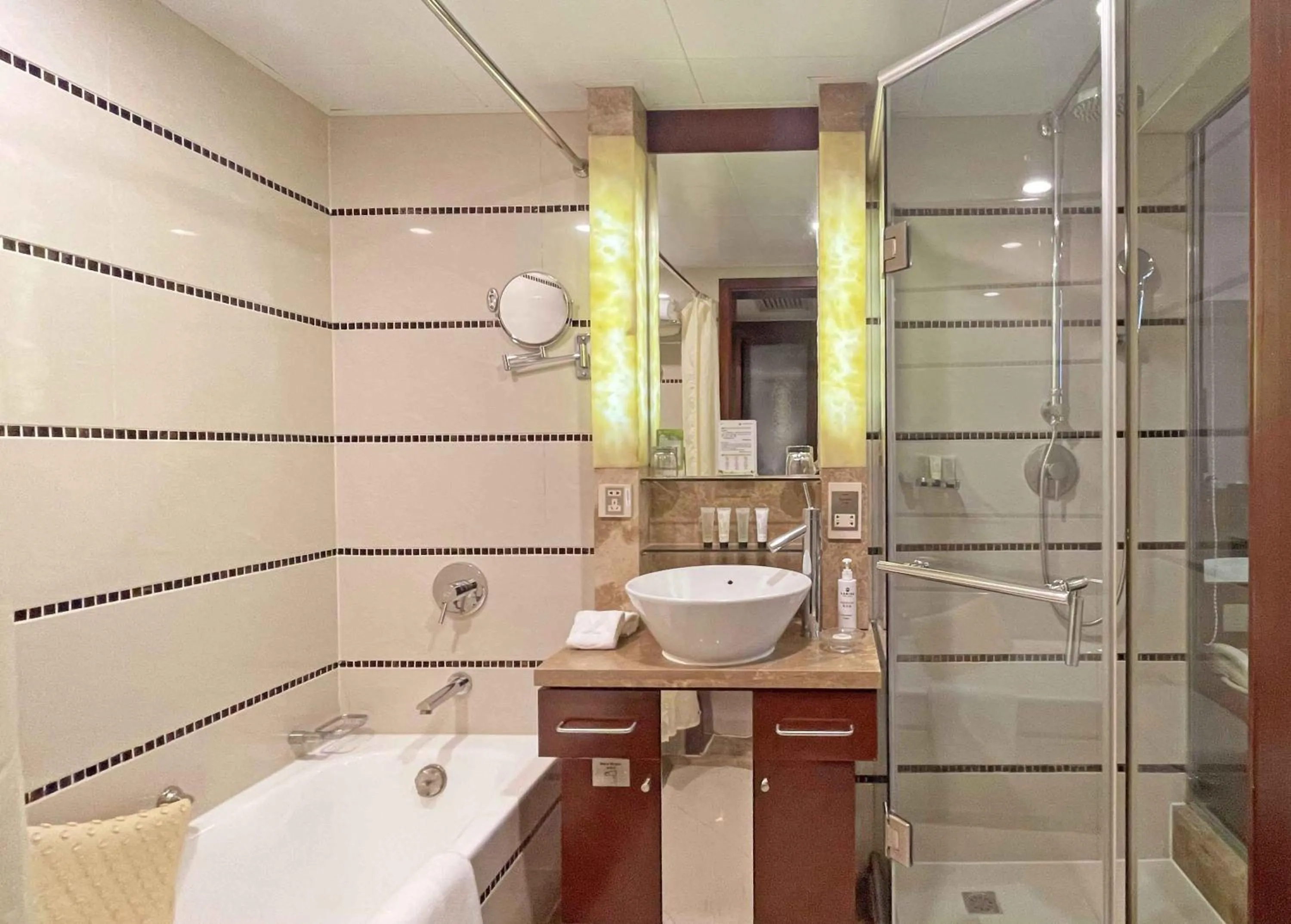 Merry Hotel Shanghai (Former Rendezvous Merry Hotel Shanghai)