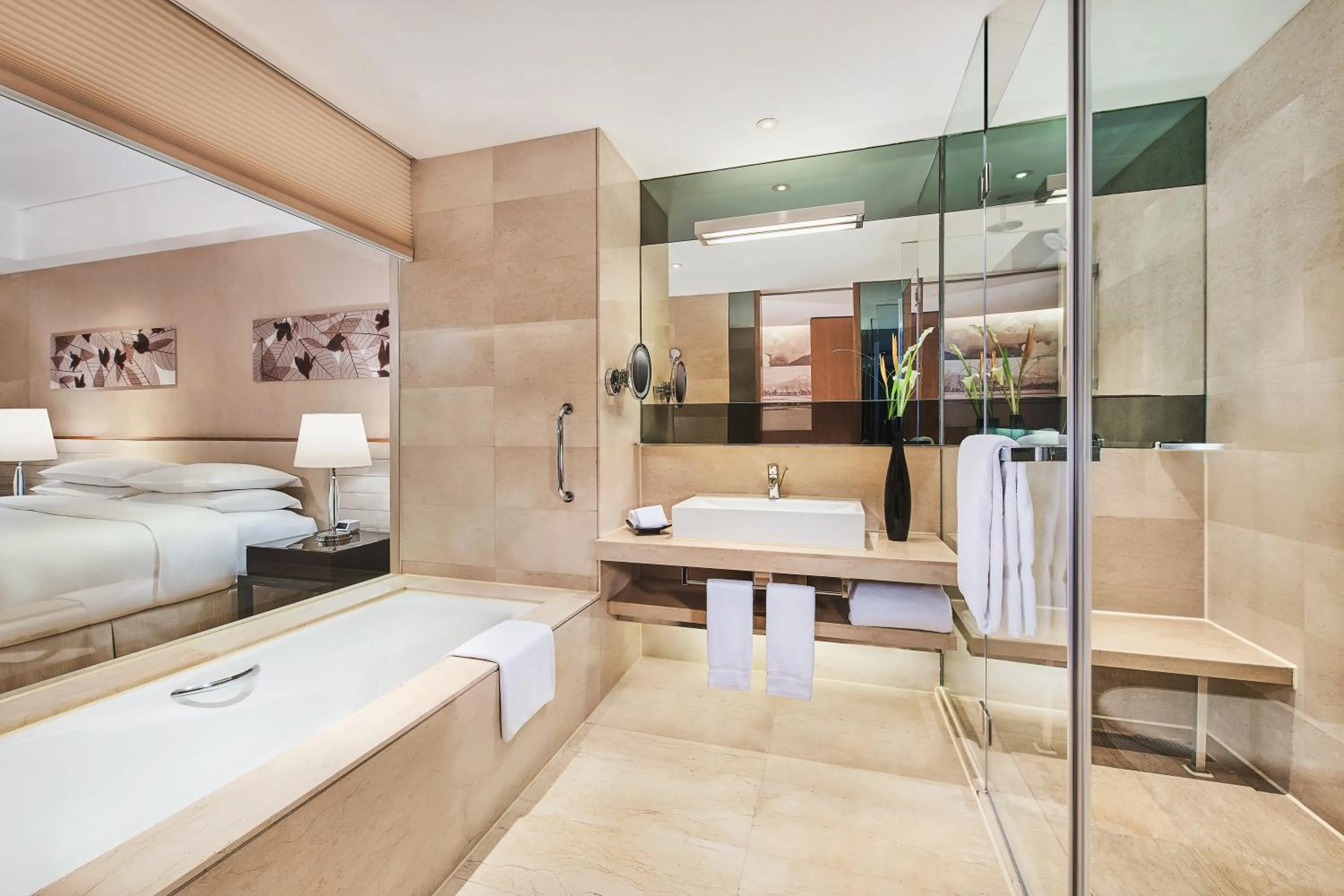 Hot Tub, Bed in Crowne Plaza Beijing Sun Palace, an IHG Hotel