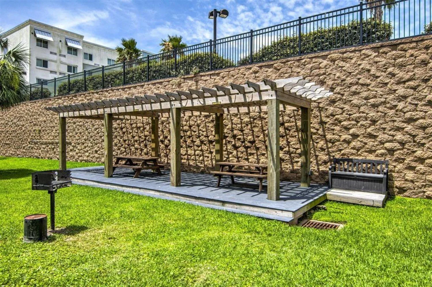 Property building in Gulf View, Flip Flop Oasis GVR06432