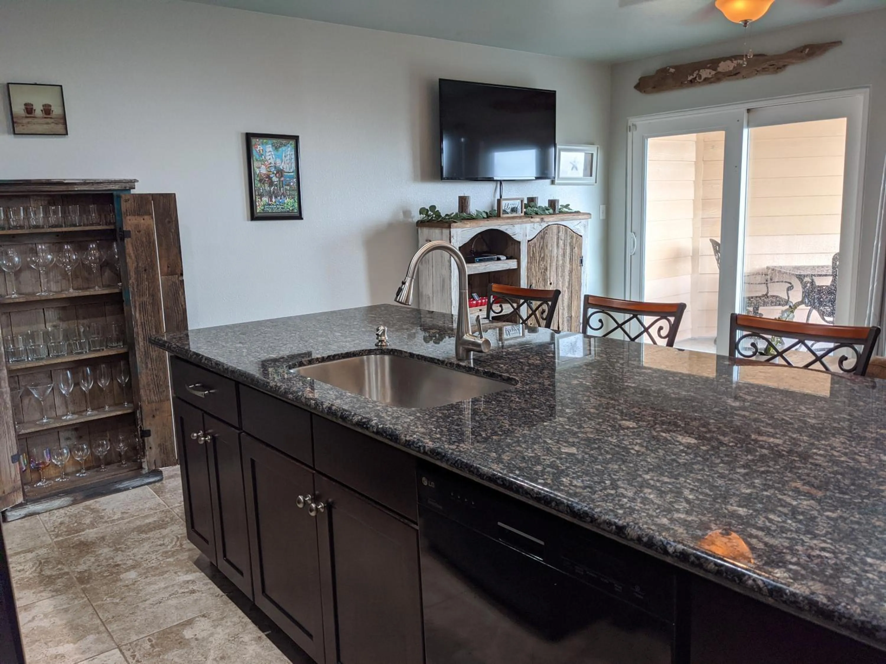 Kitchen or kitchenette in Gulf View, Flip Flop Oasis GVR06432