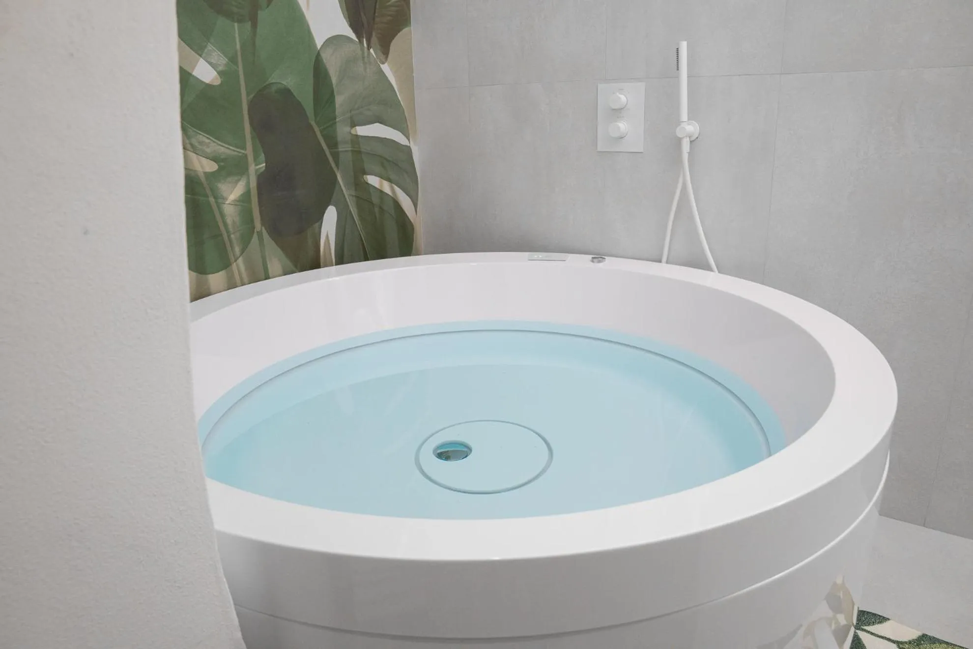 Hot Tub in La Bella Ostuni Suites