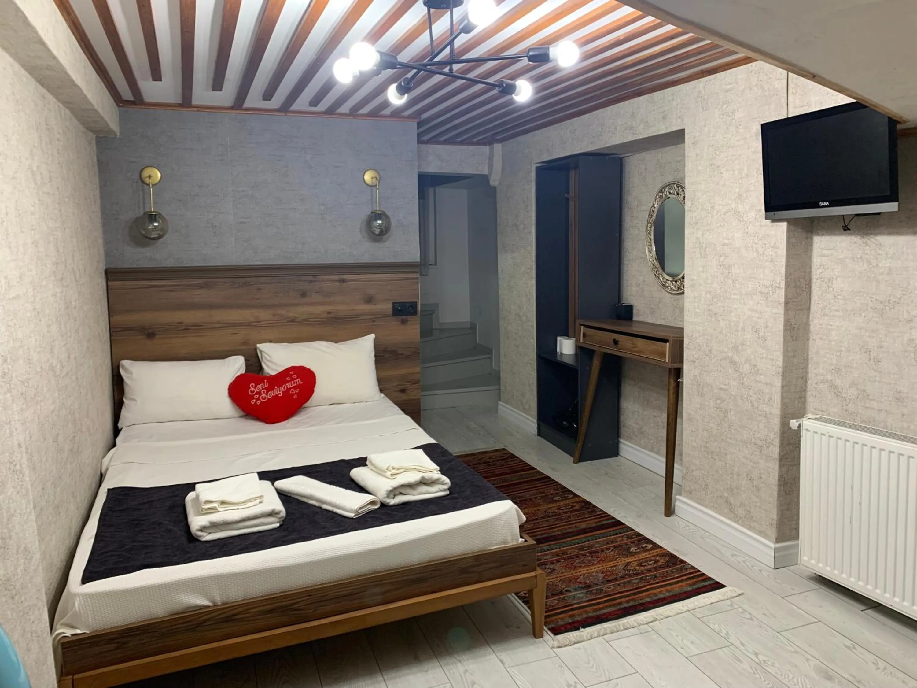 Photo of the whole room, Bed in Valeria House