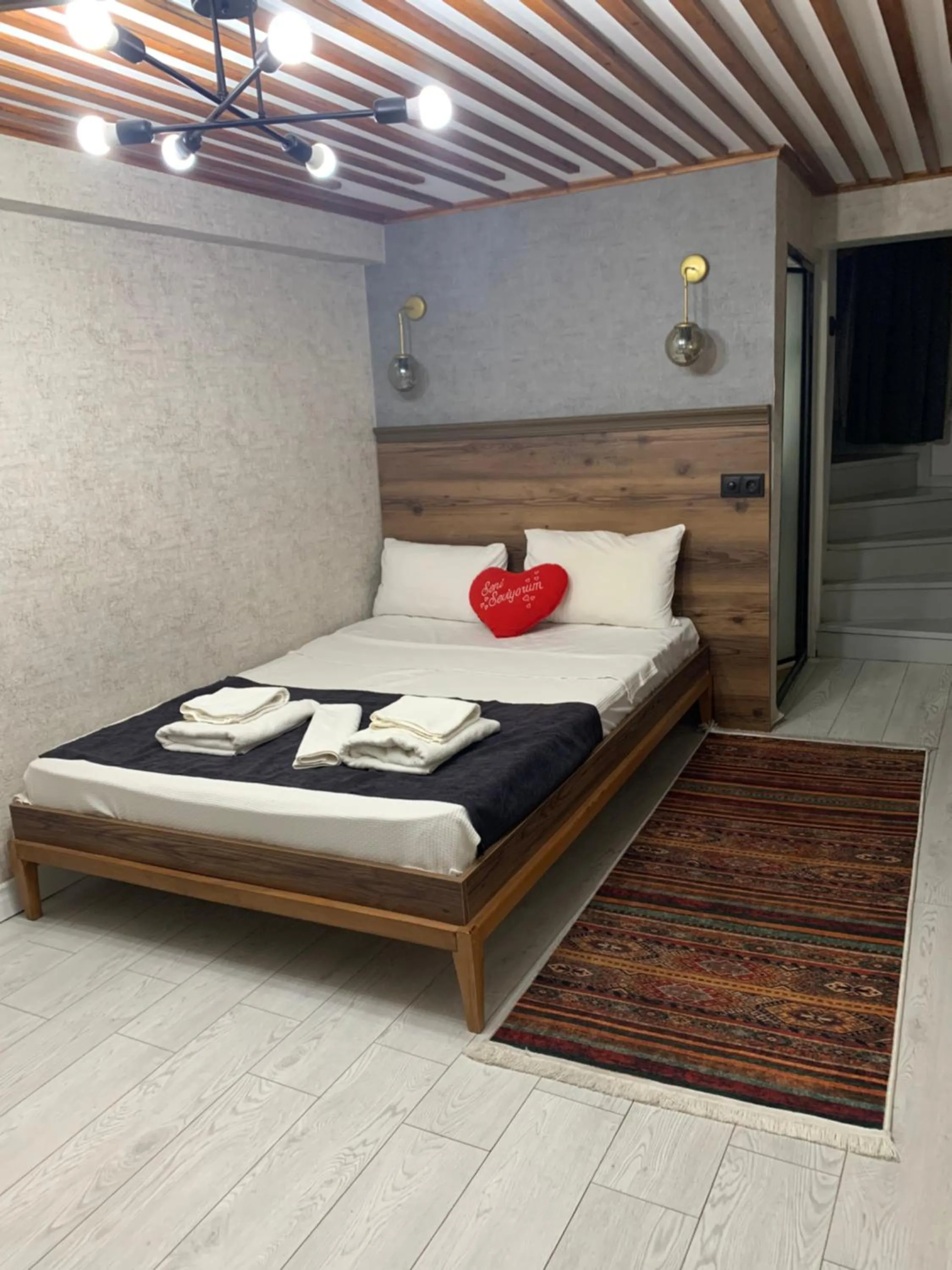 Photo of the whole room, Bed in Valeria House