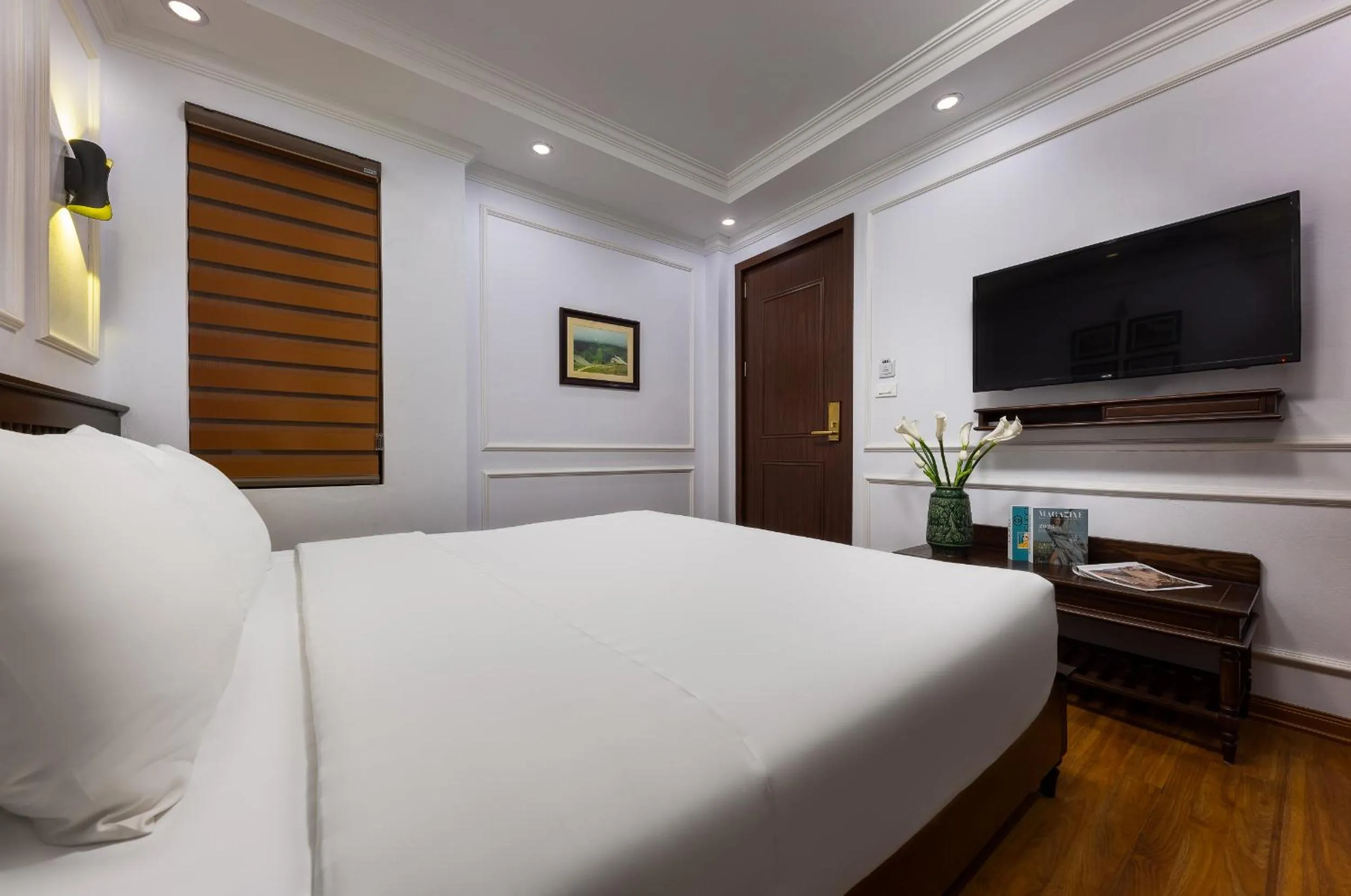 Bedroom in Paddy Hotel