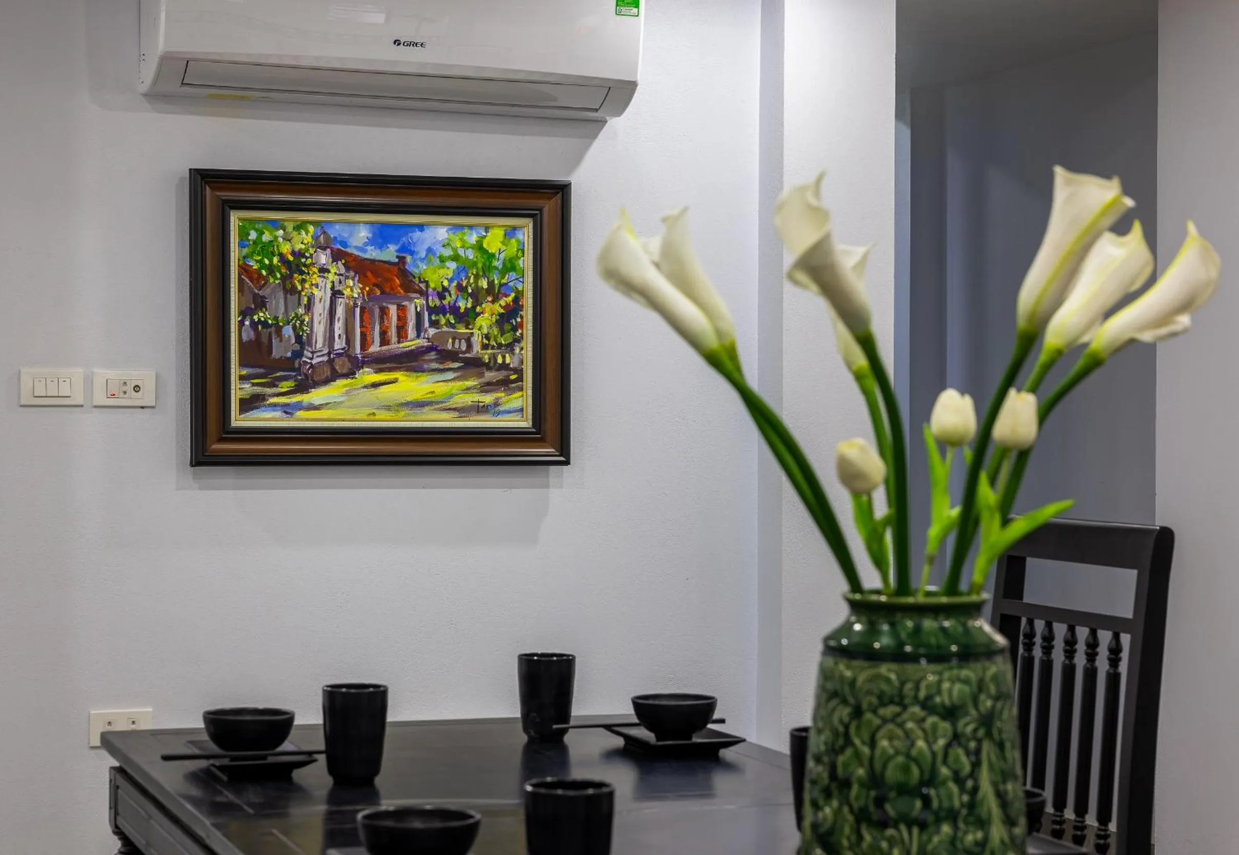 Restaurant/places to eat in Paddy Hotel