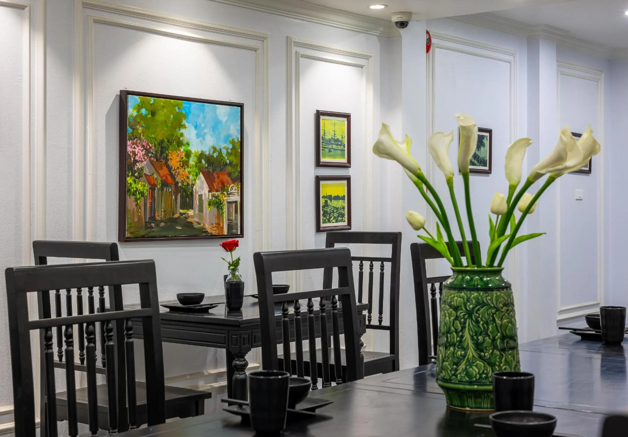 Restaurant/places to eat in Paddy Hotel