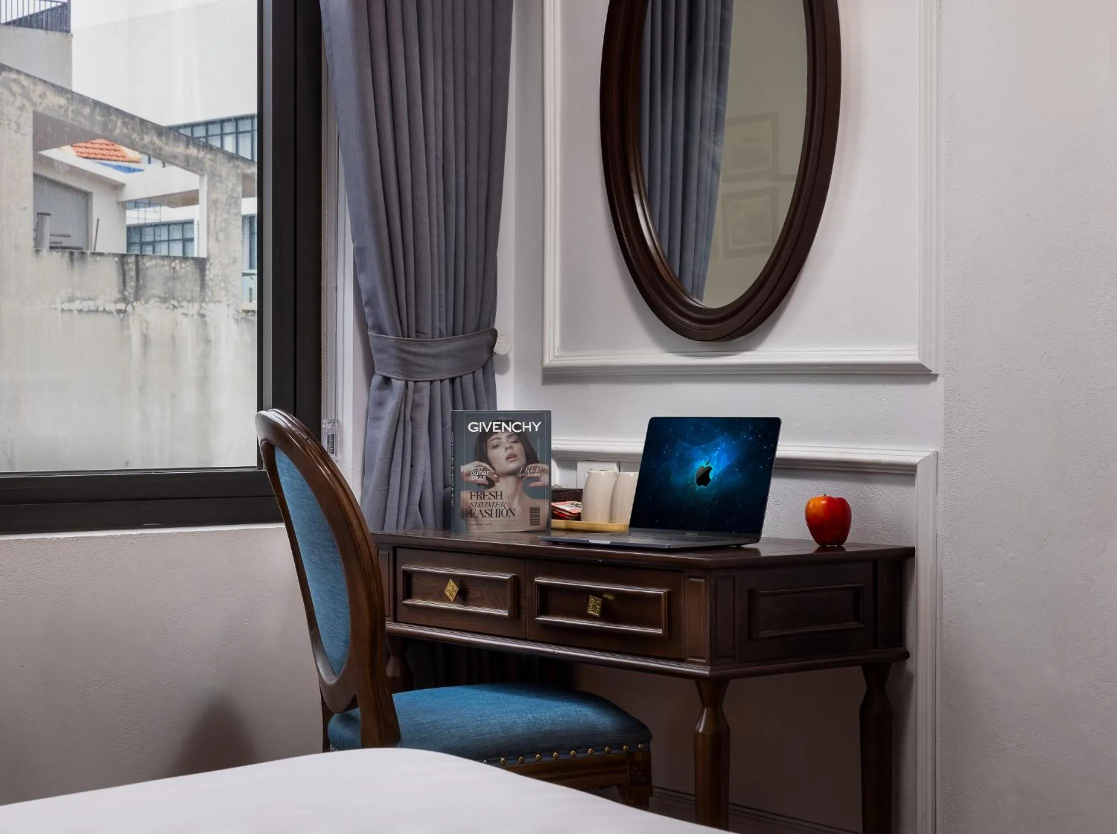 Bedroom in Paddy Hotel