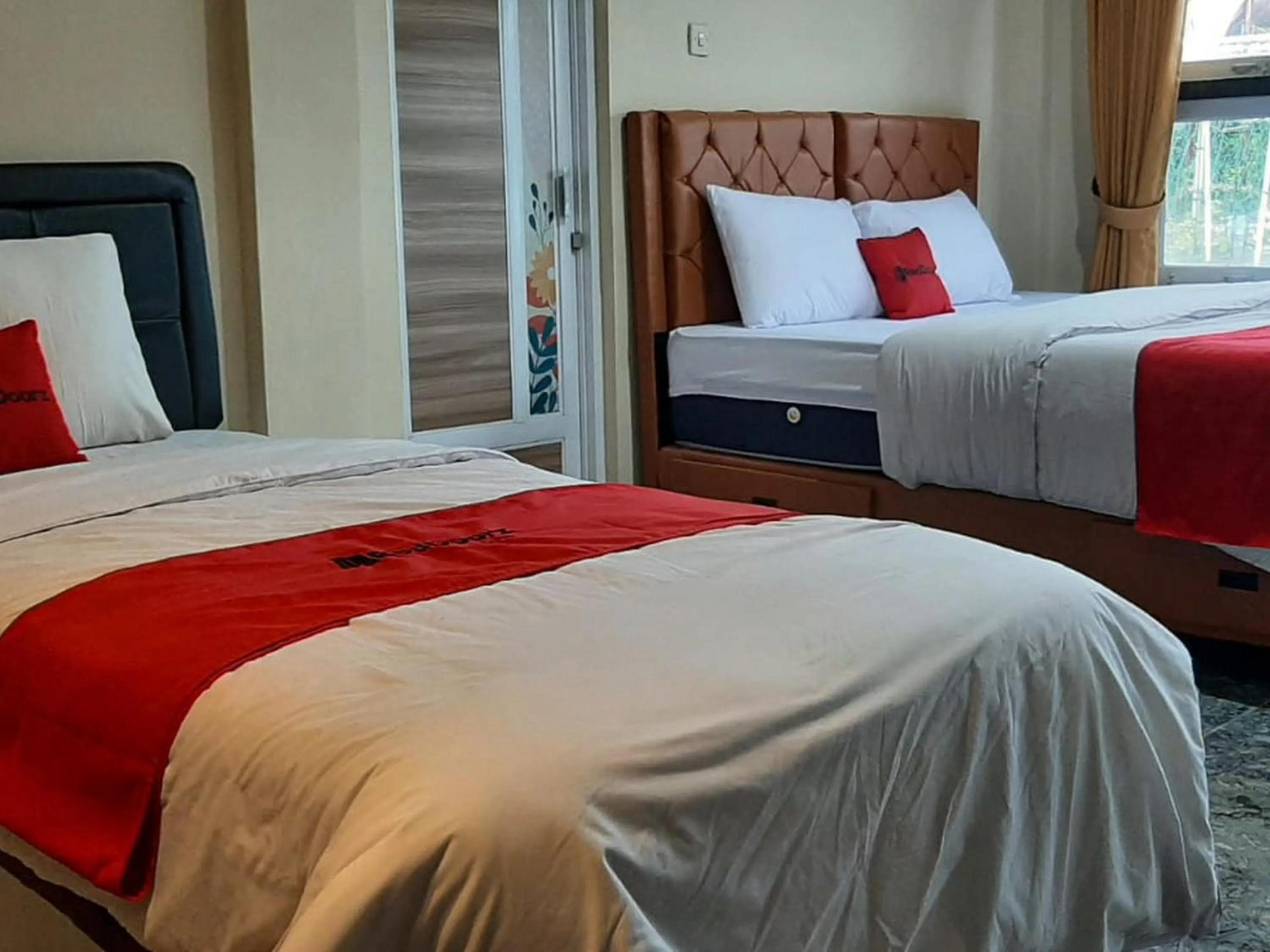 Bed in RedDoorz At Hotel Pakem Sari Kaliurang