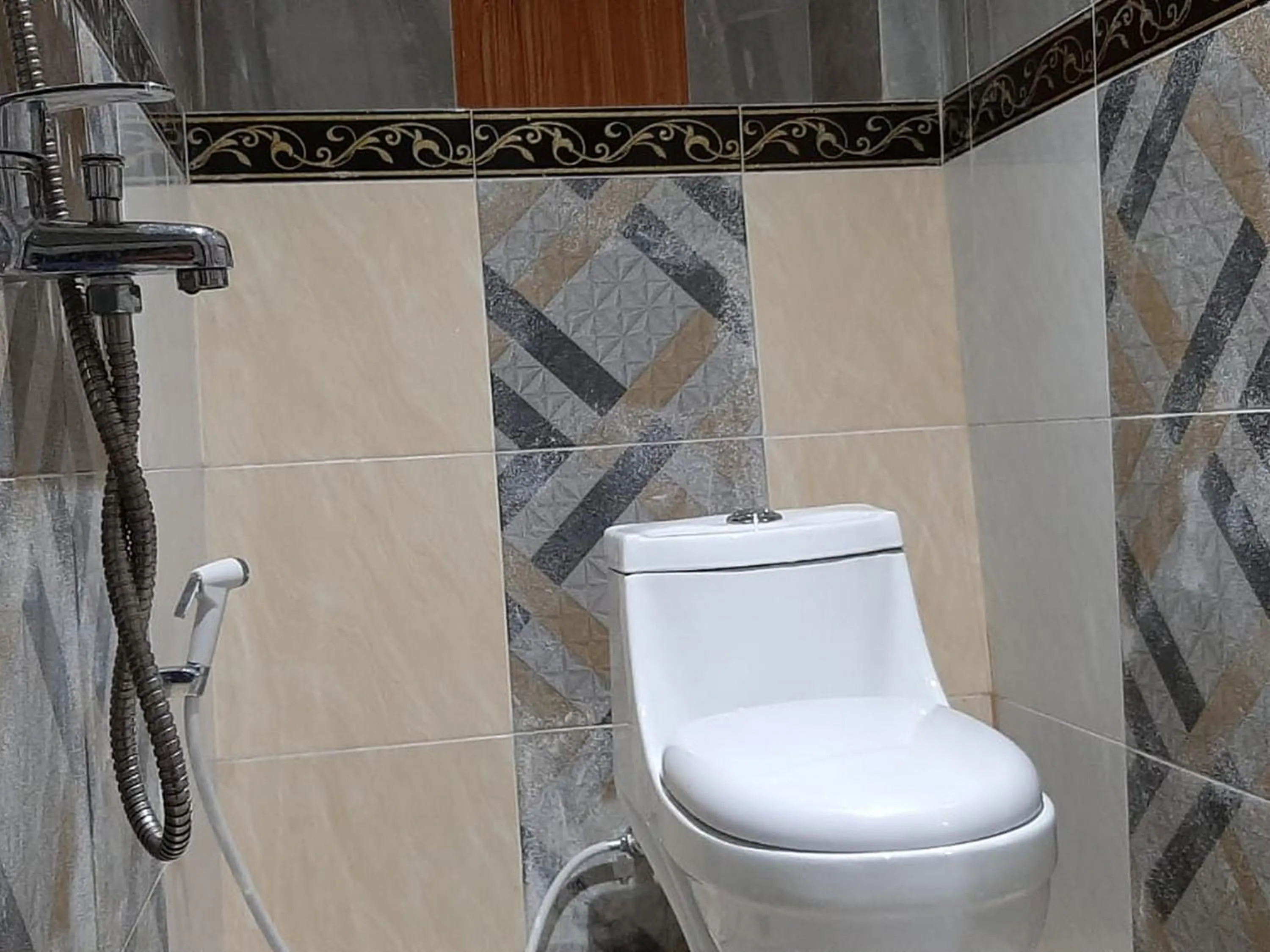 Bathroom in RedDoorz At Hotel Pakem Sari Kaliurang