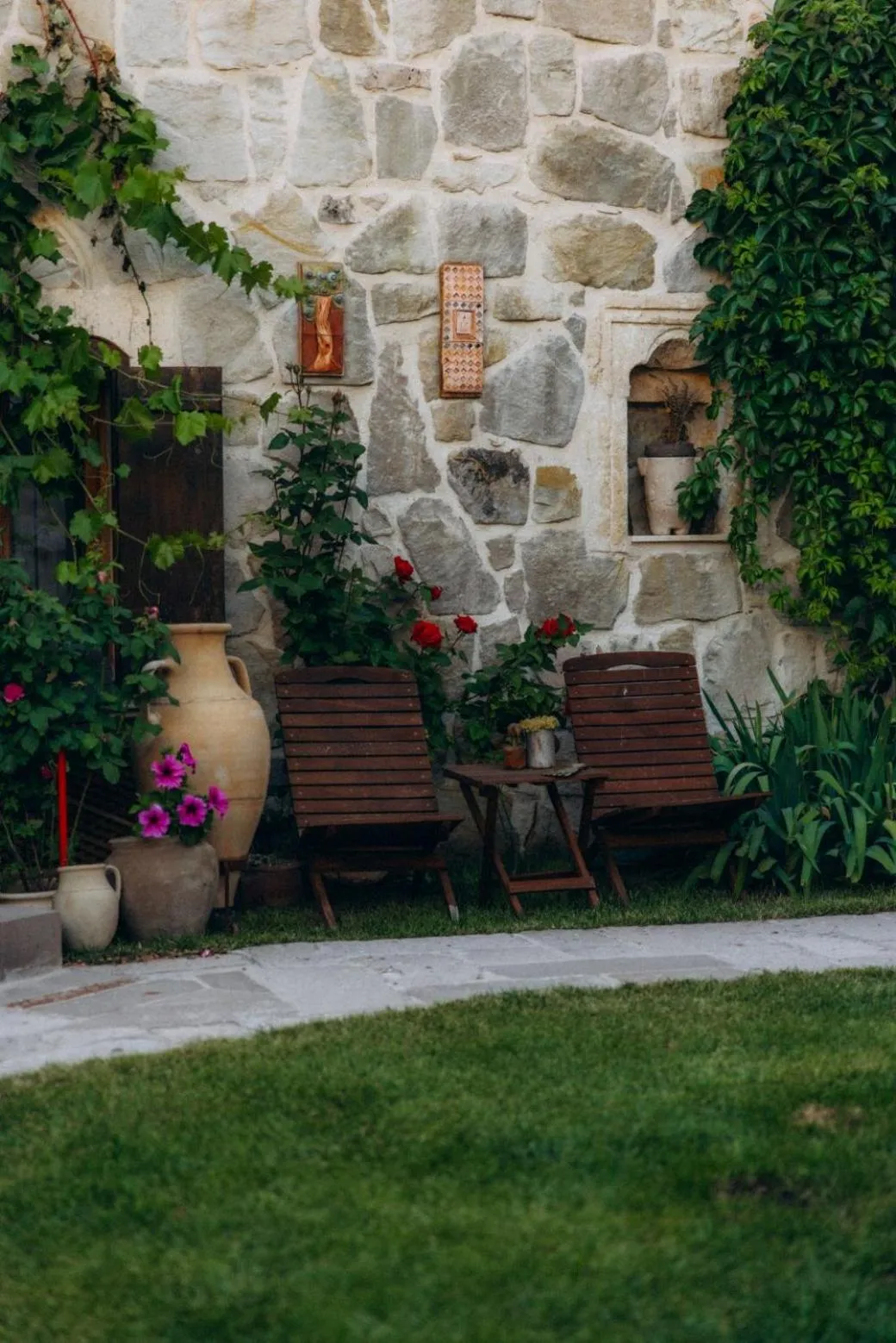 Spring in Doda Artisanal Cave Hotel 14 Plus