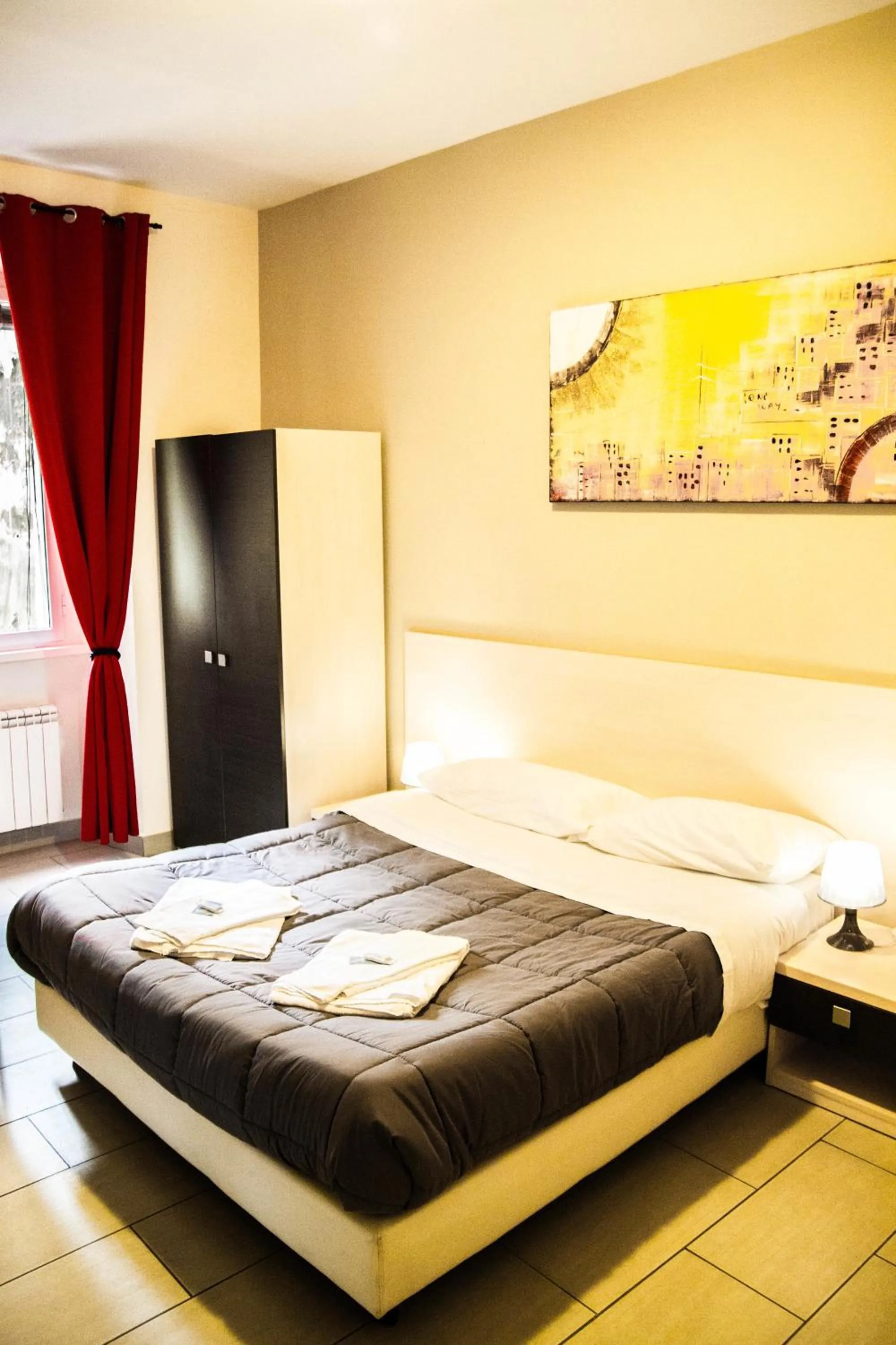 Bedroom, Bed in Mosaic Central Guest House