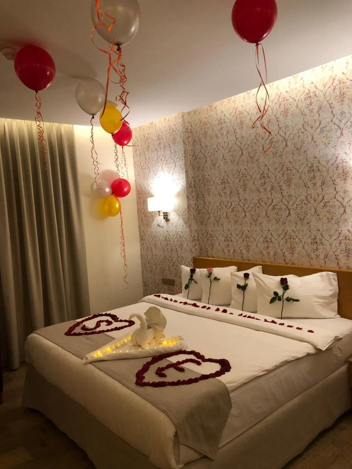 Bedroom, Bed in Sama Muscat Hotel