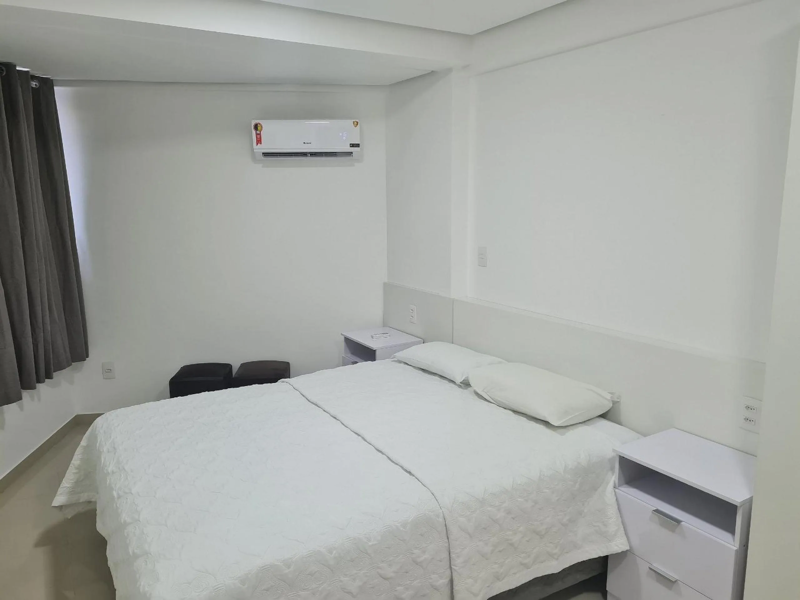 Bedroom, Bed in Atlântico Norte