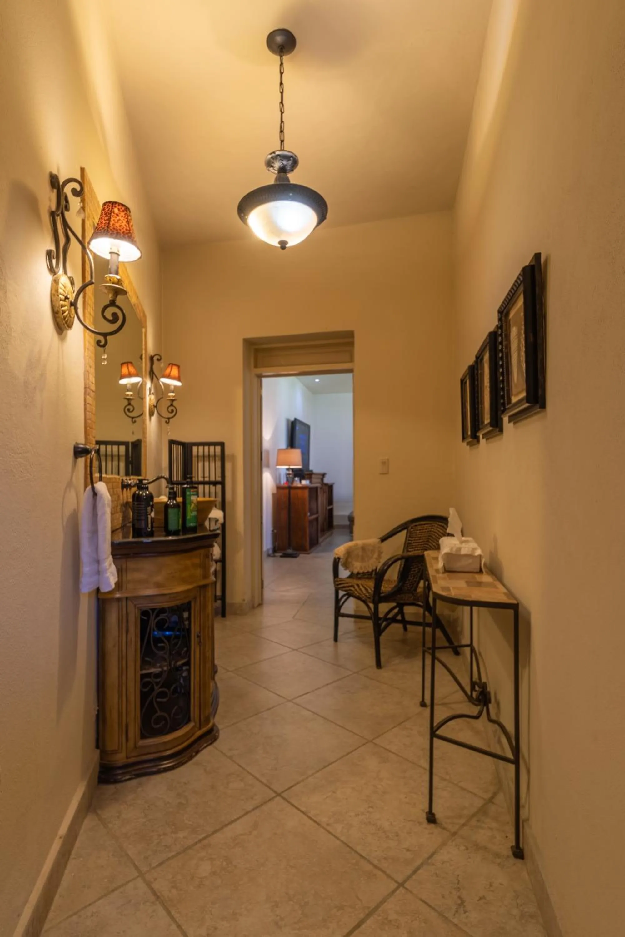 hair dresser in Casa Las Palmas, San Miguel de Allende