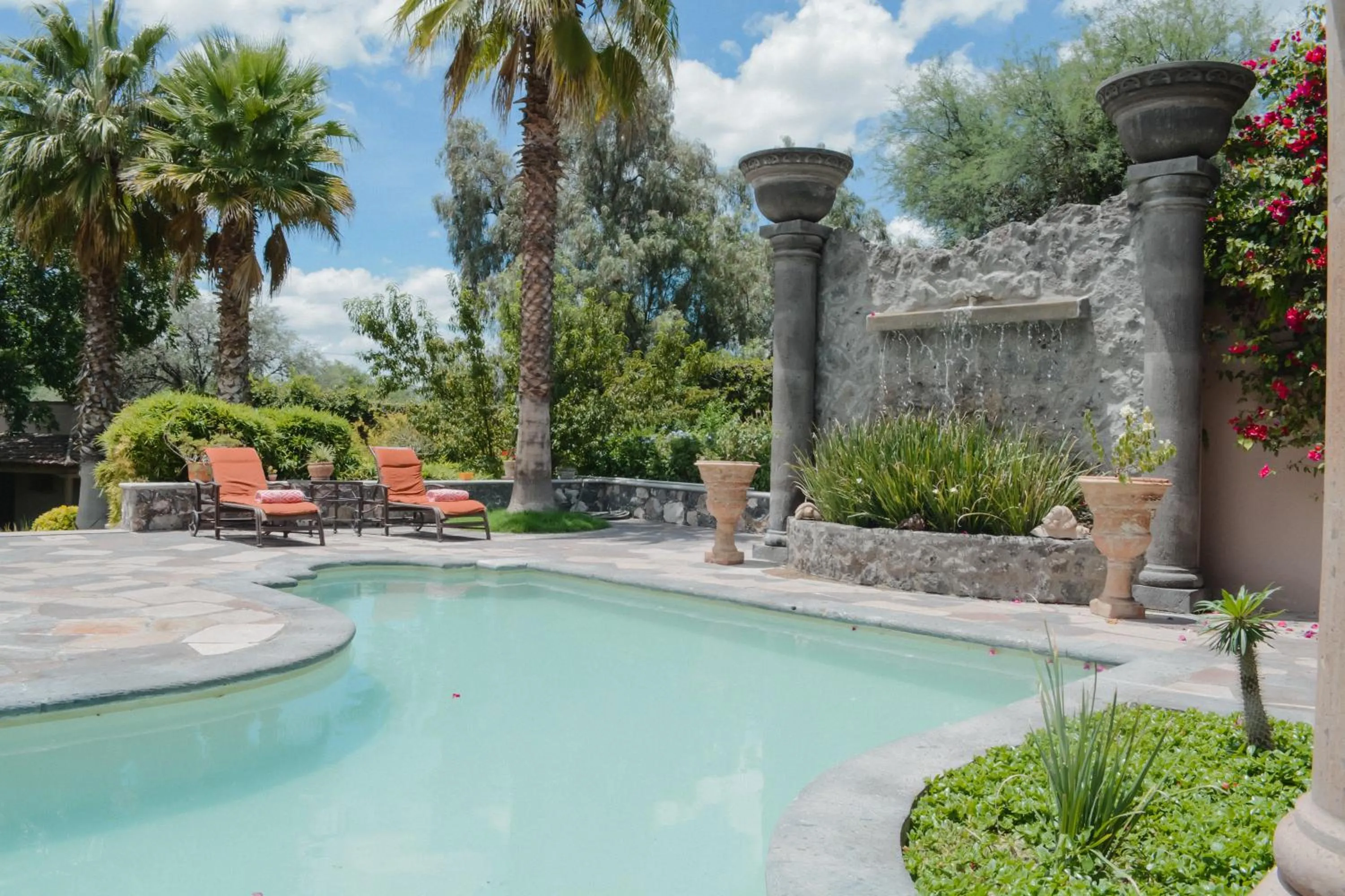 Swimming pool in Casa Las Palmas, San Miguel de Allende