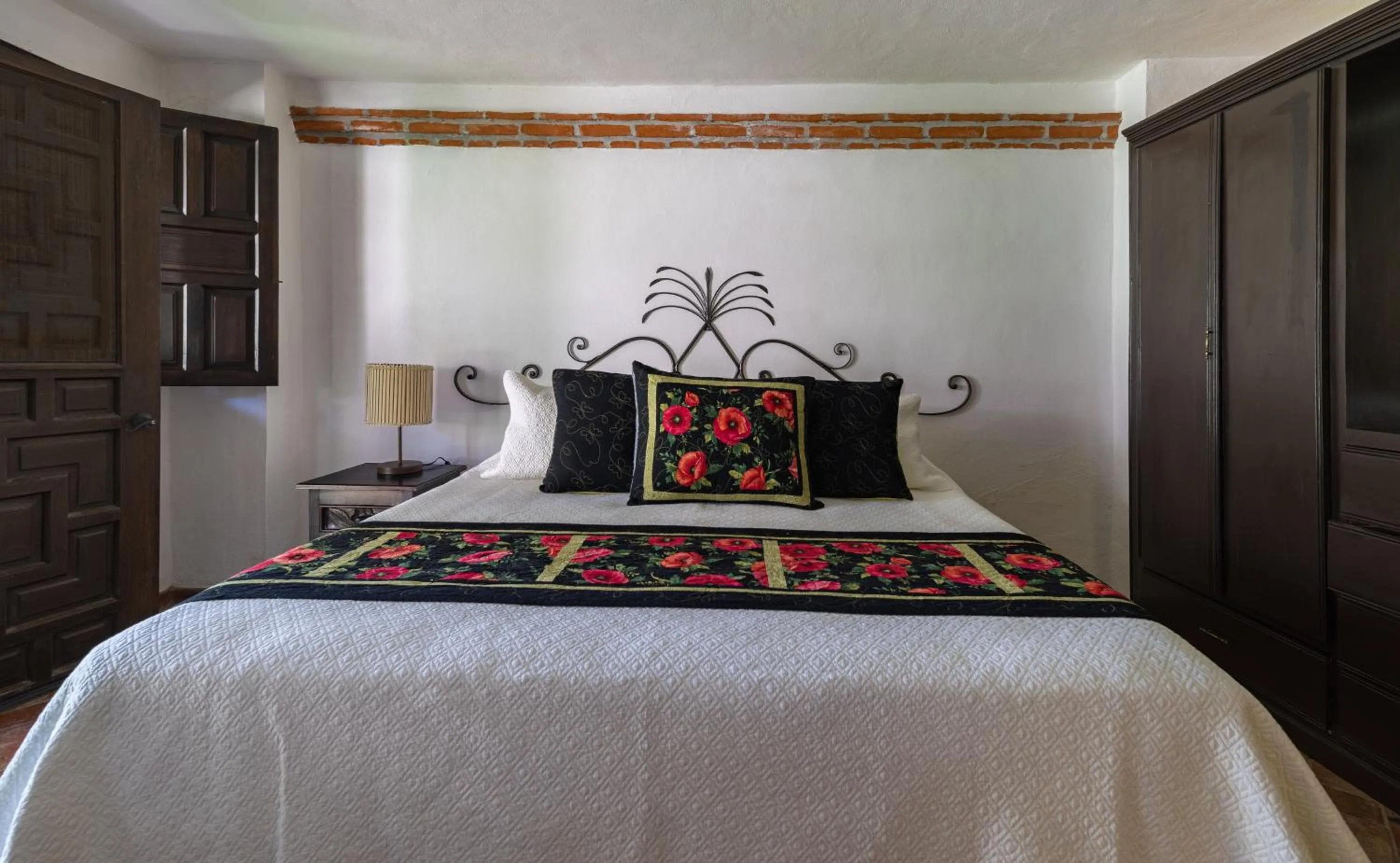 Bed in Casa Las Palmas, San Miguel de Allende