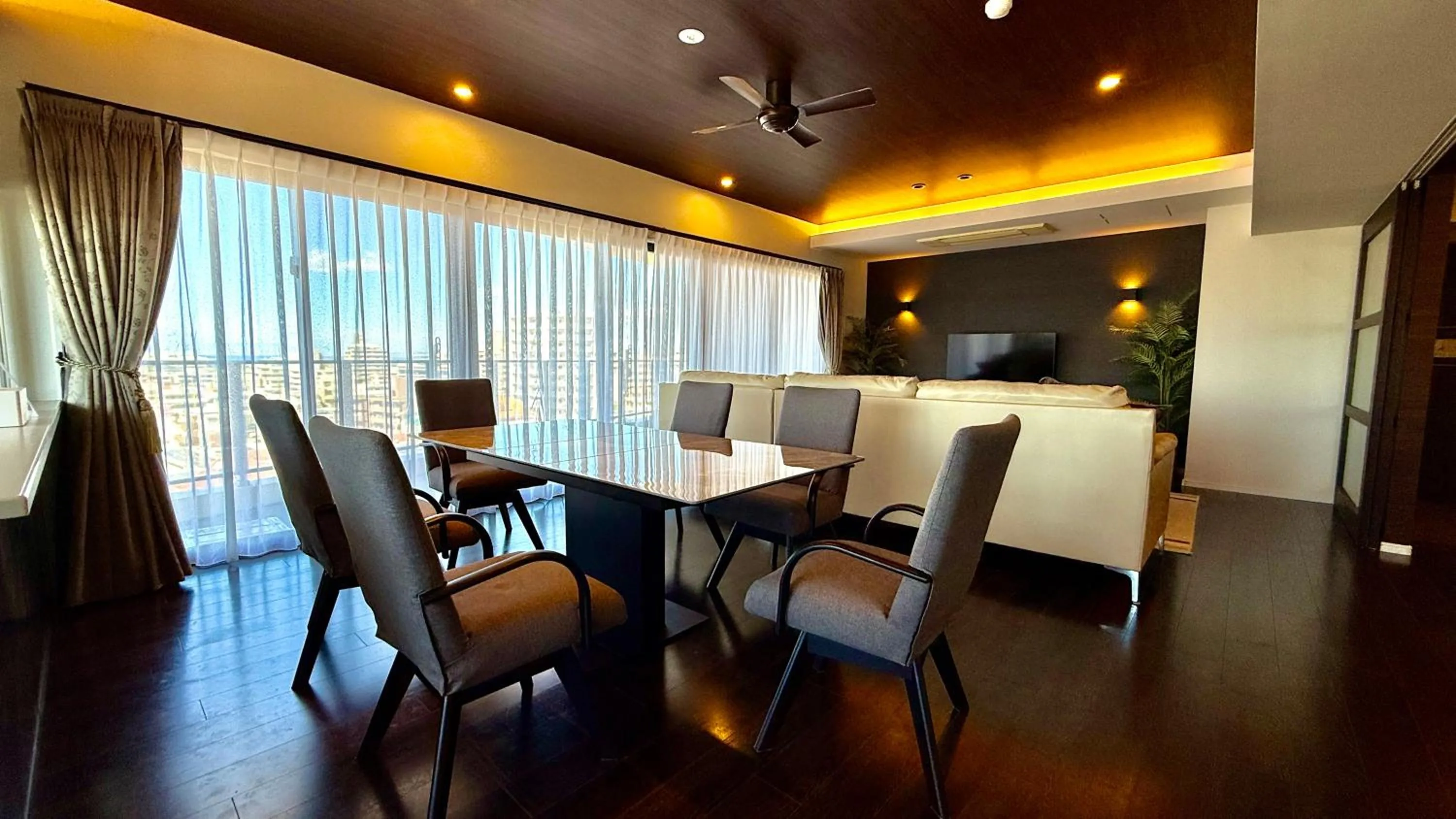 Dining area in Rizo Zaizen Hotel