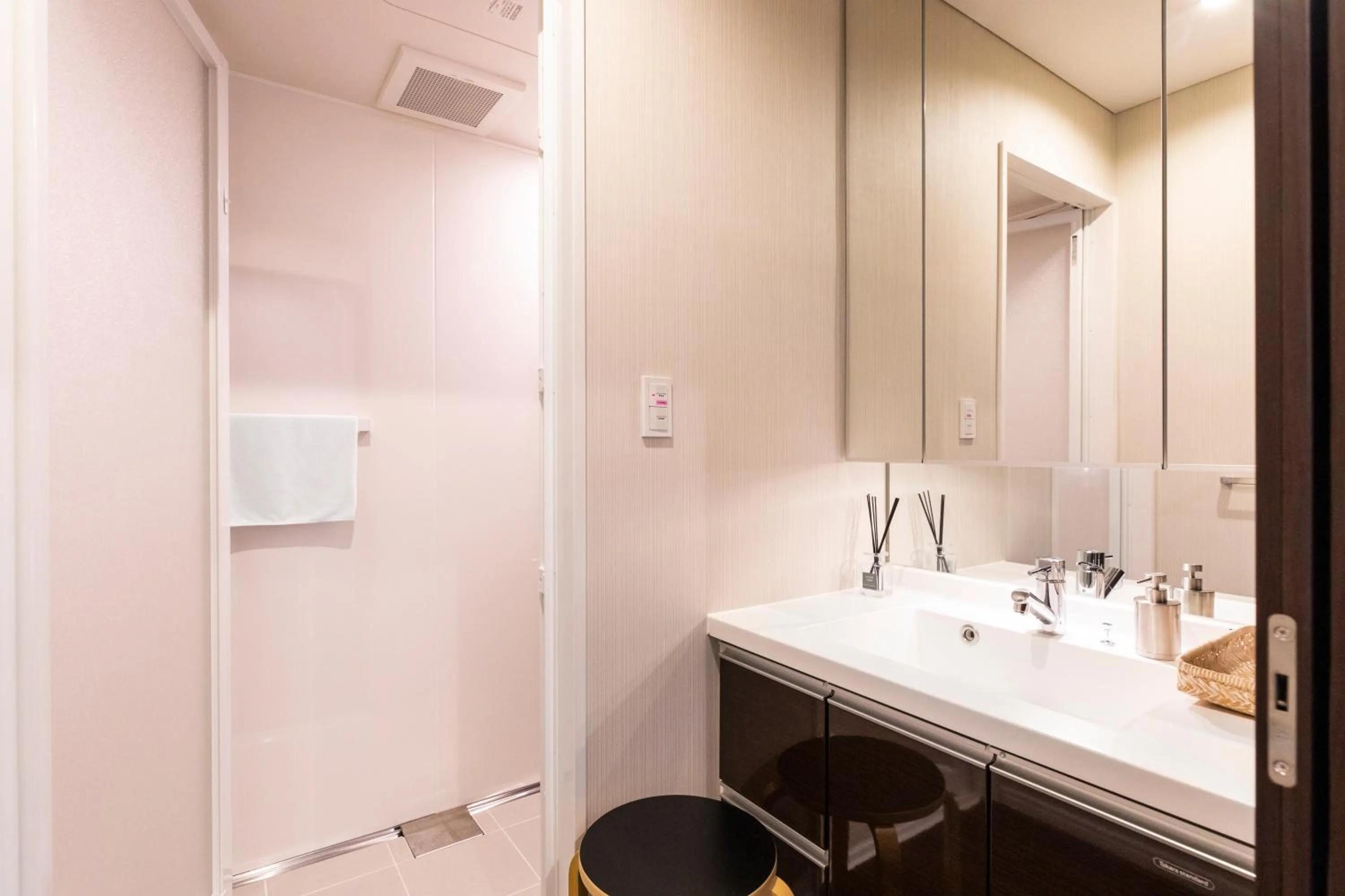 Photo of the whole room in Rizo Zaizen Hotel